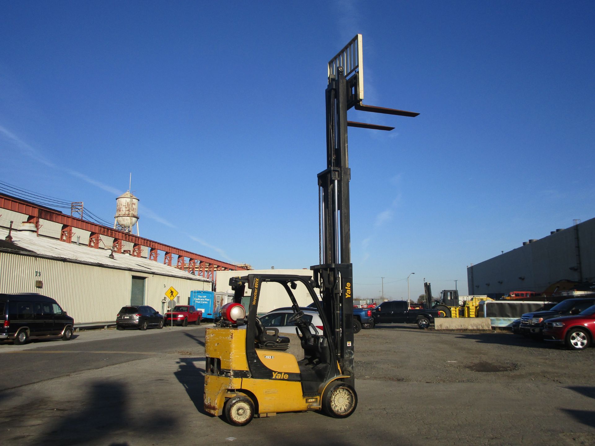 2015 Yale GLC080VX Forklift - Image 12 of 17
