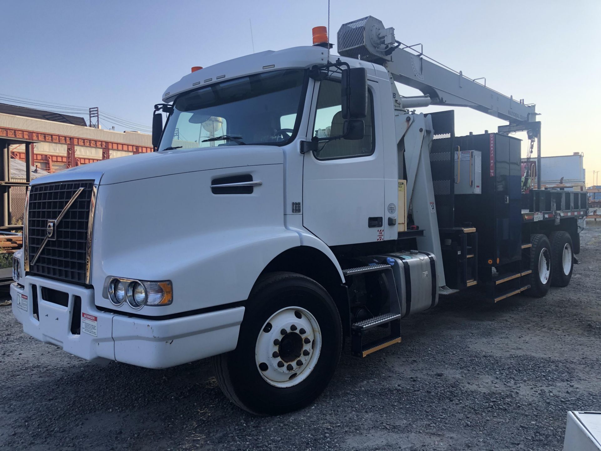 2012 Volvo DD110B 10 Ton Crane Truck - Image 4 of 10