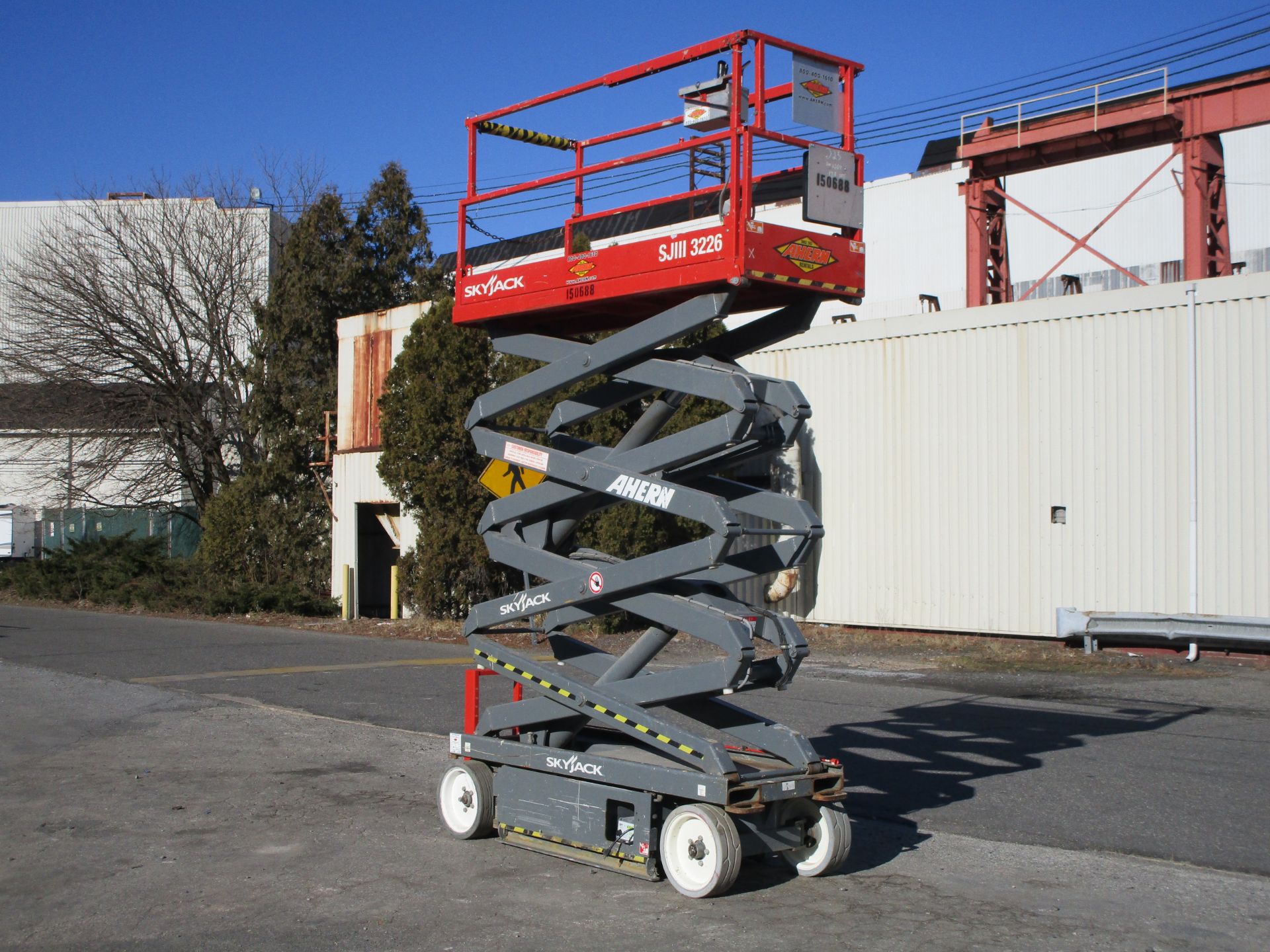 2015 SkyJack SJIII3226 26' Scissor Lift - Image 11 of 20