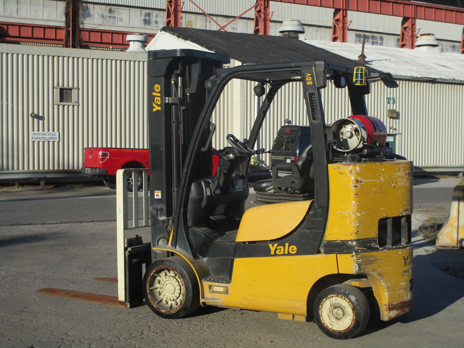 2015 Yale GLC080VX Forklift - Image 4 of 17