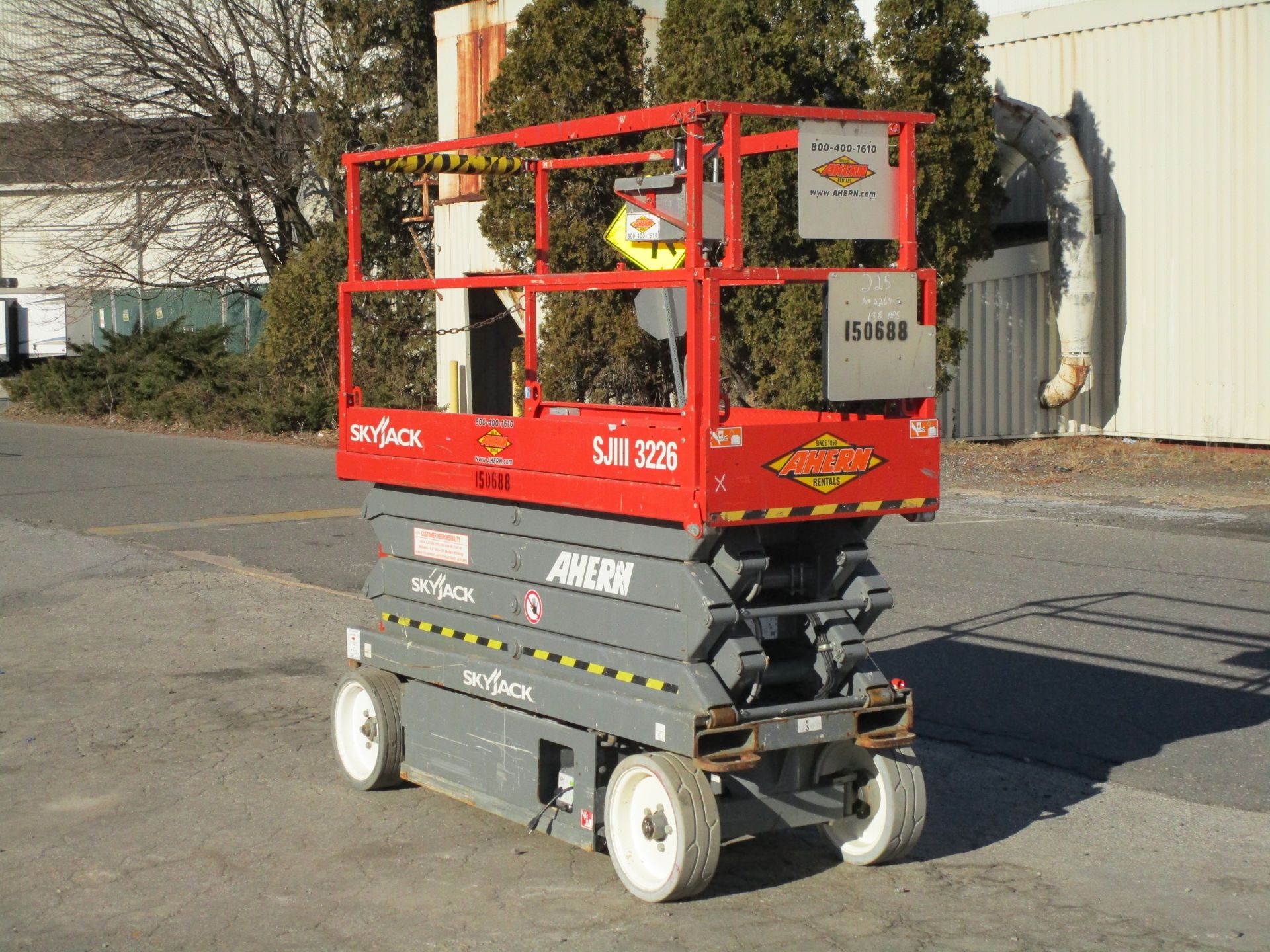 2015 SkyJack SJIII3226 26' Scissor Lift - Image 5 of 20