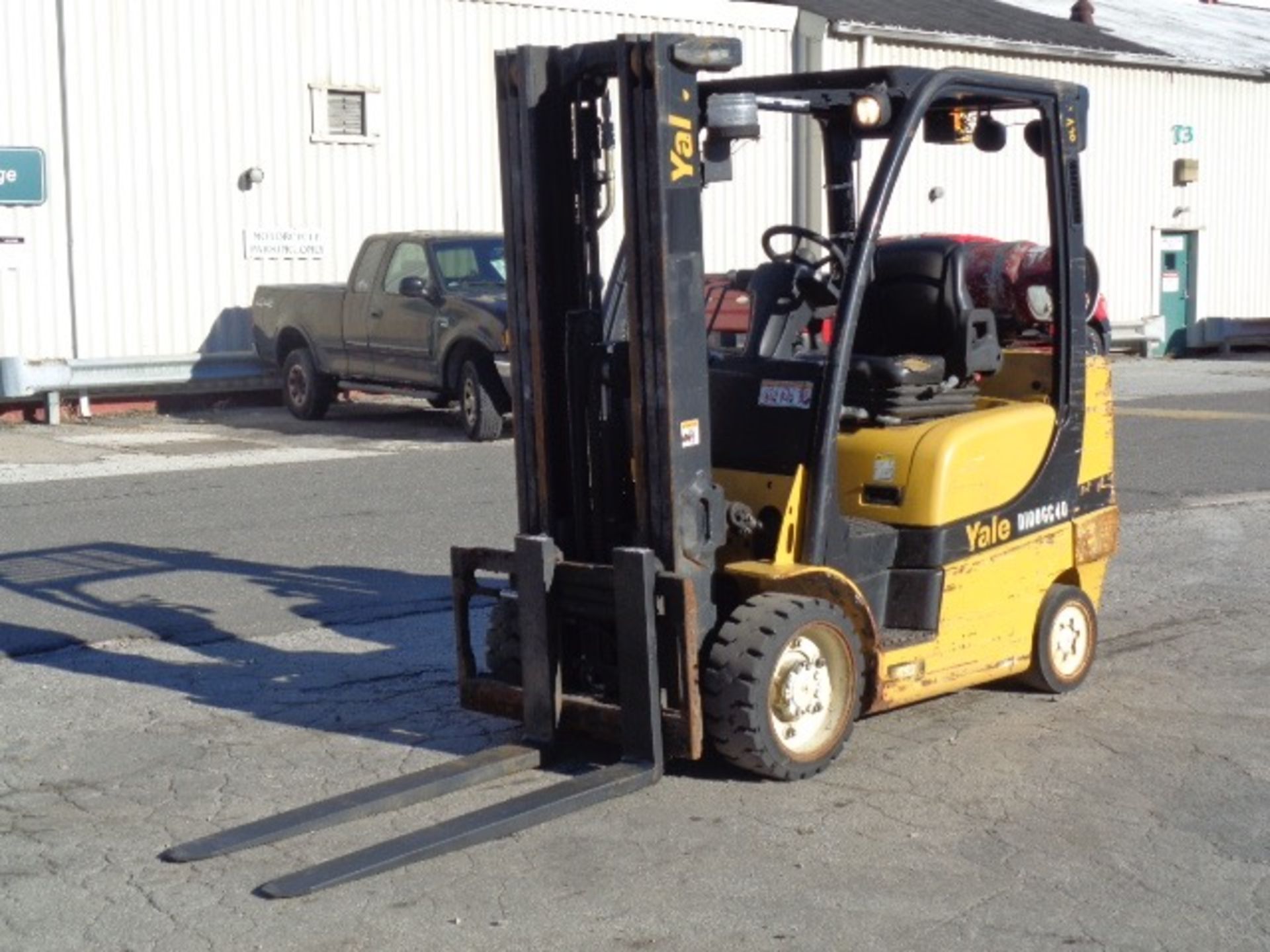 2014 Yale GLC060VX 6,000 lb Forklift - Image 7 of 17