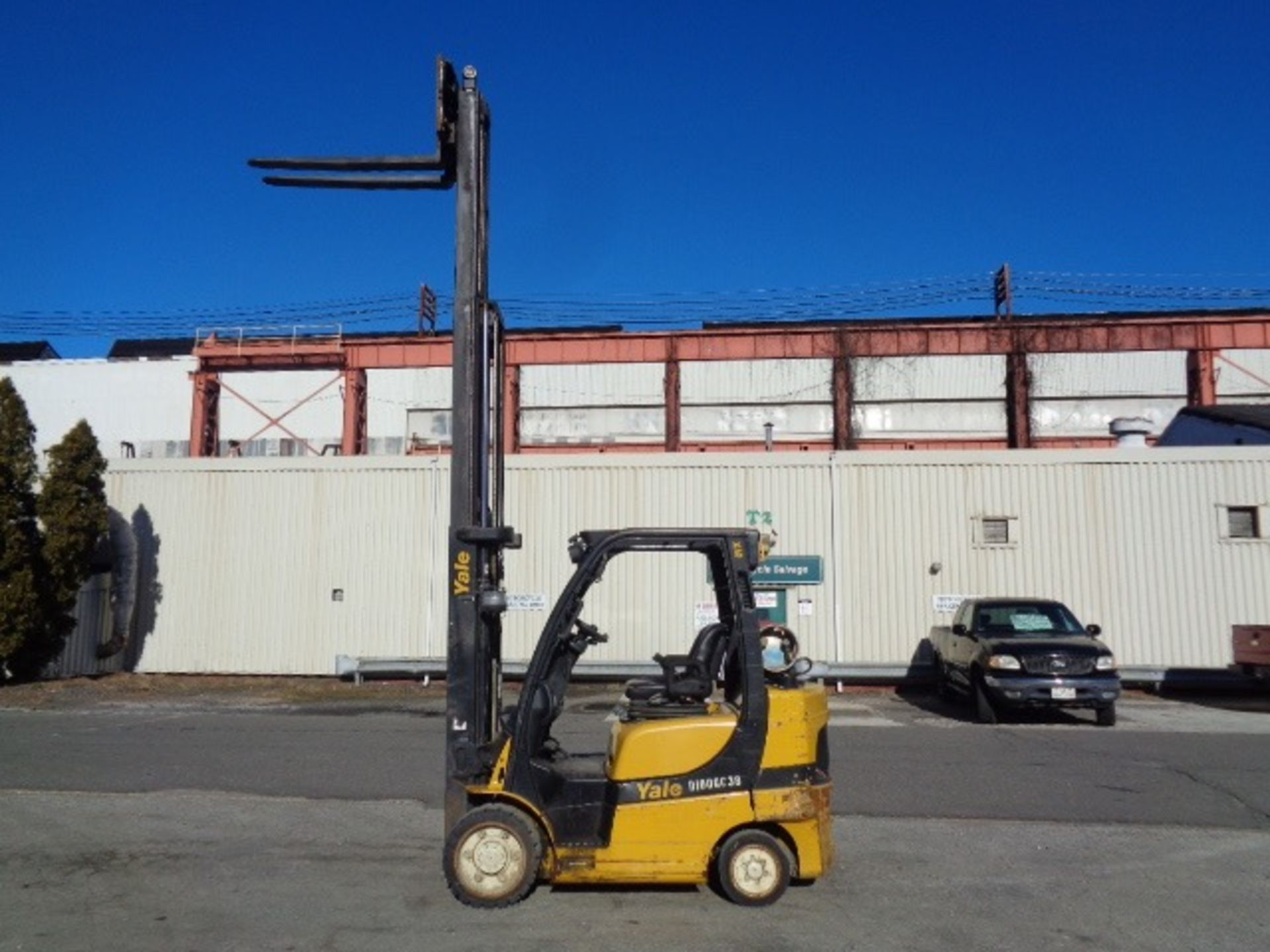 2014 Yale GLC060VX 6,000 lb Forklift - Image 13 of 17