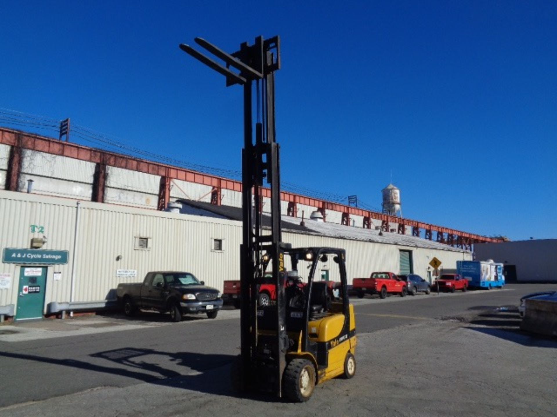 2014 Yale GLC060VX 6,000 lb Forklift - Image 11 of 17