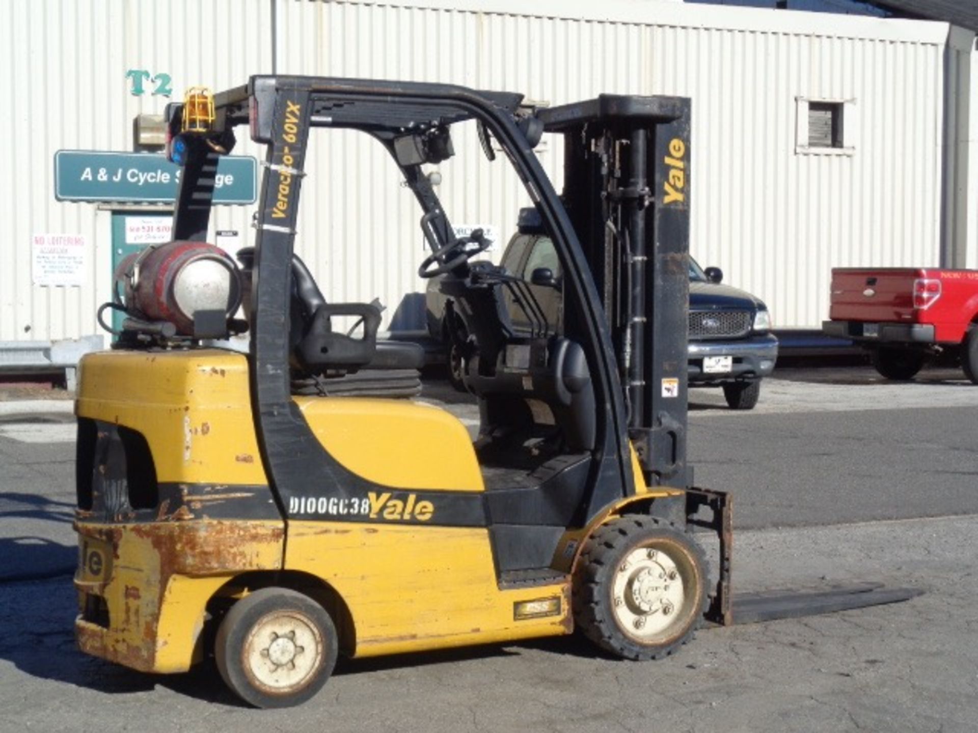 2014 Yale GLC060VX 6,000 lb Forklift - Image 3 of 17