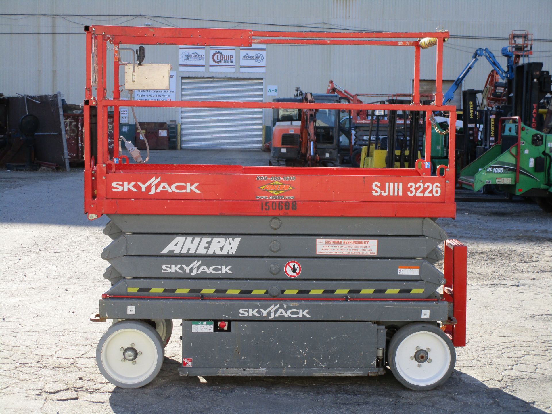 2015 SkyJack SJIII3226 26' Scissor Lift - Image 4 of 20