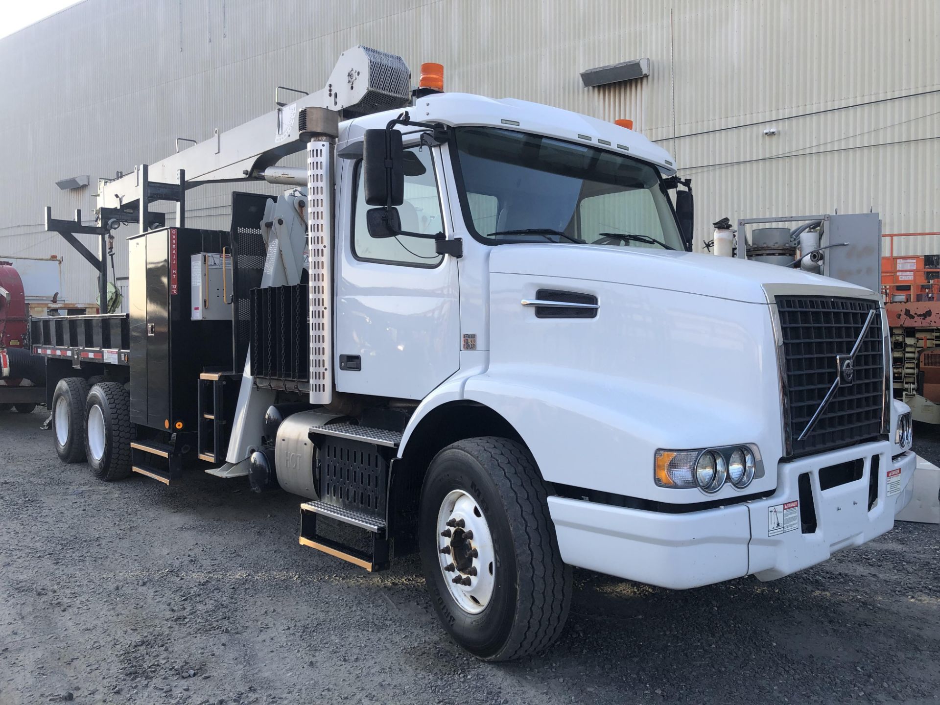 2012 Volvo DD110B 10 Ton Crane Truck - Image 3 of 10