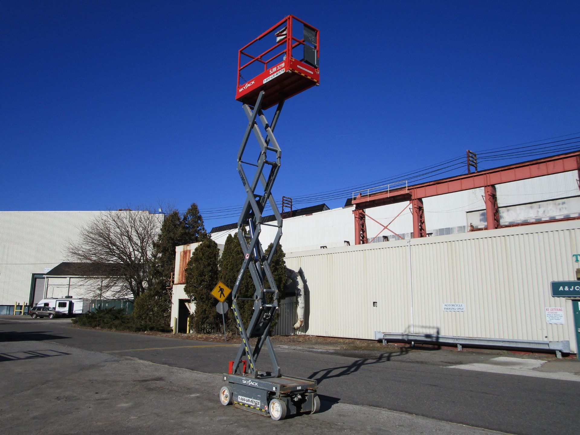 2014 Skyjack SJIII3219 19' Scissor Lift - Image 16 of 19