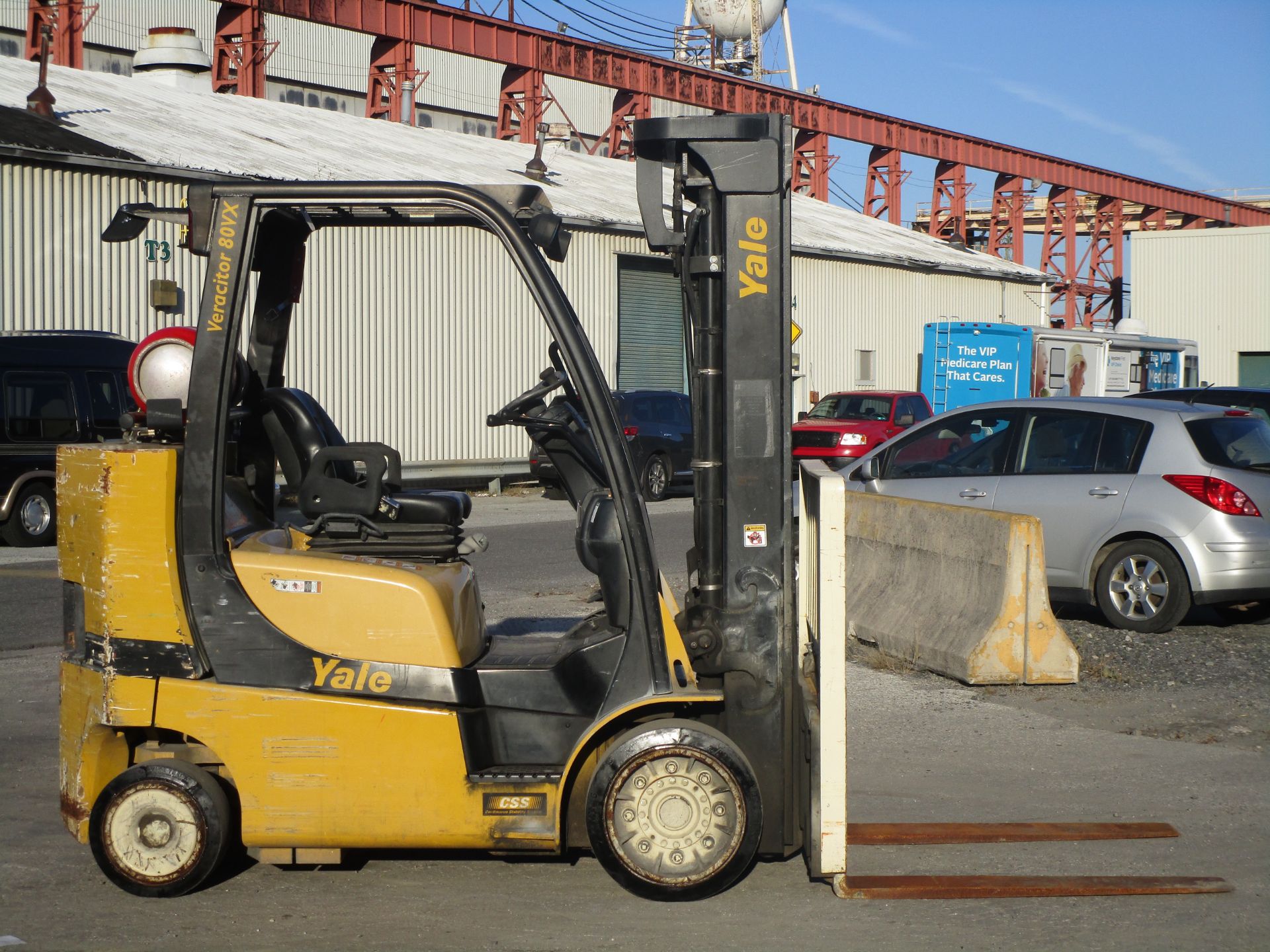 2015 Yale GLC080VX Forklift - Image 6 of 17