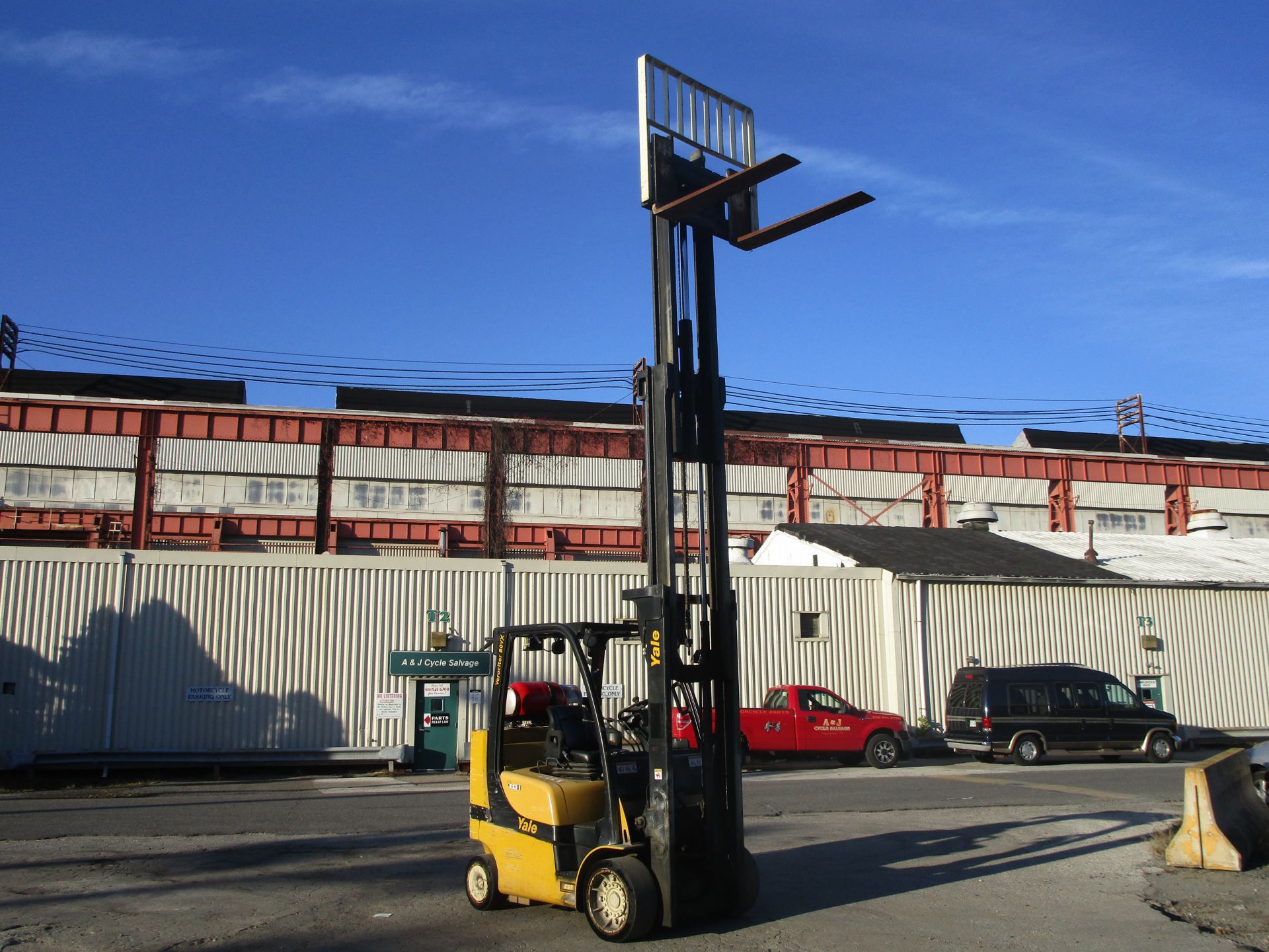 2015 Yale GLC080VX Forklift - Image 15 of 17