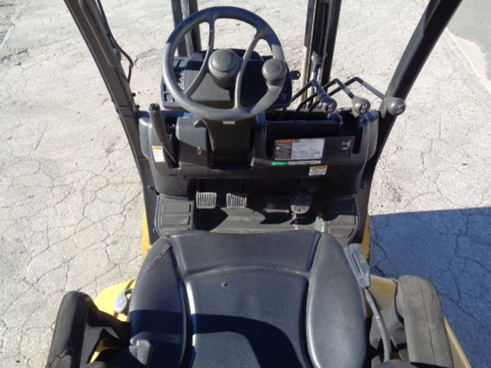 2014 Yale GLC060VX 6,000 lb Forklift - Image 16 of 17