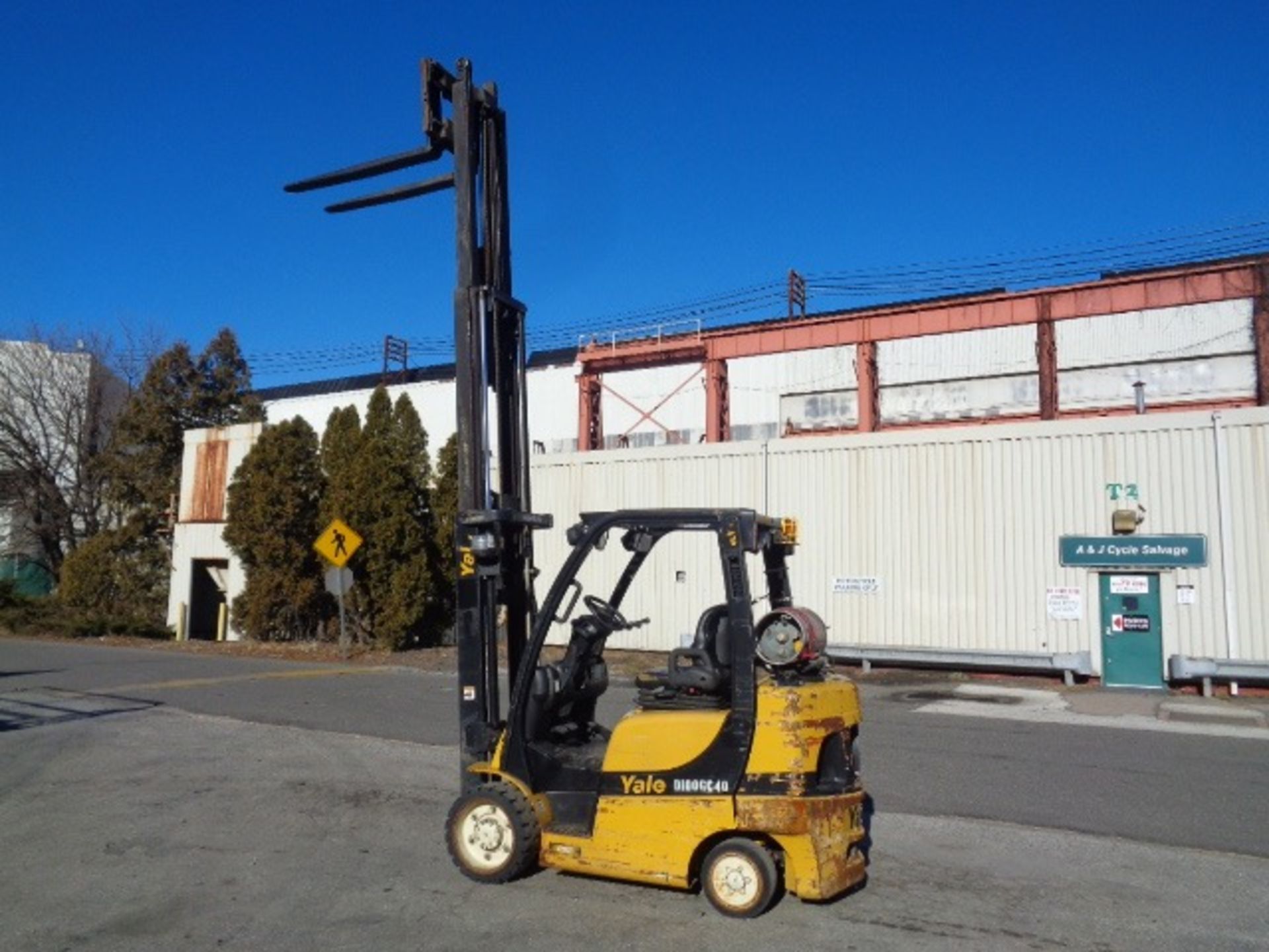 2014 Yale GLC060VX 6,000 lb Forklift - Image 14 of 17