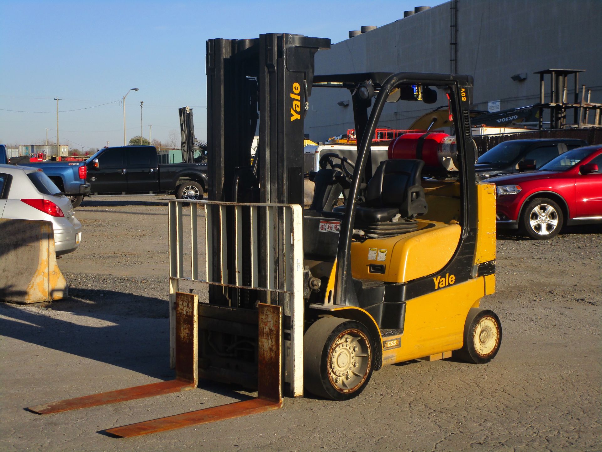 2015 Yale GLC080VX Forklift - Image 2 of 17
