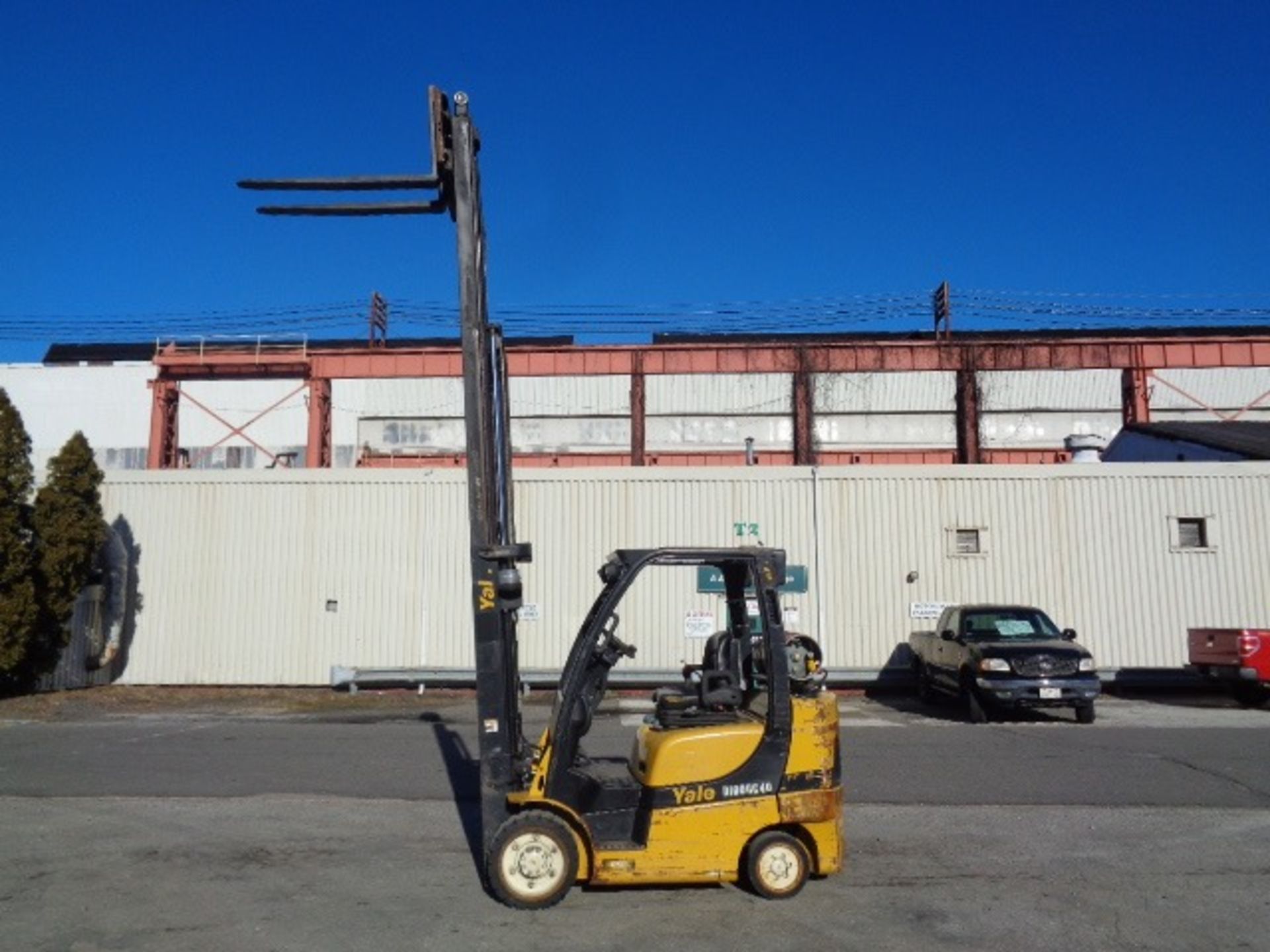 2014 Yale GLC060VX 6,000 lb Forklift - Image 13 of 17