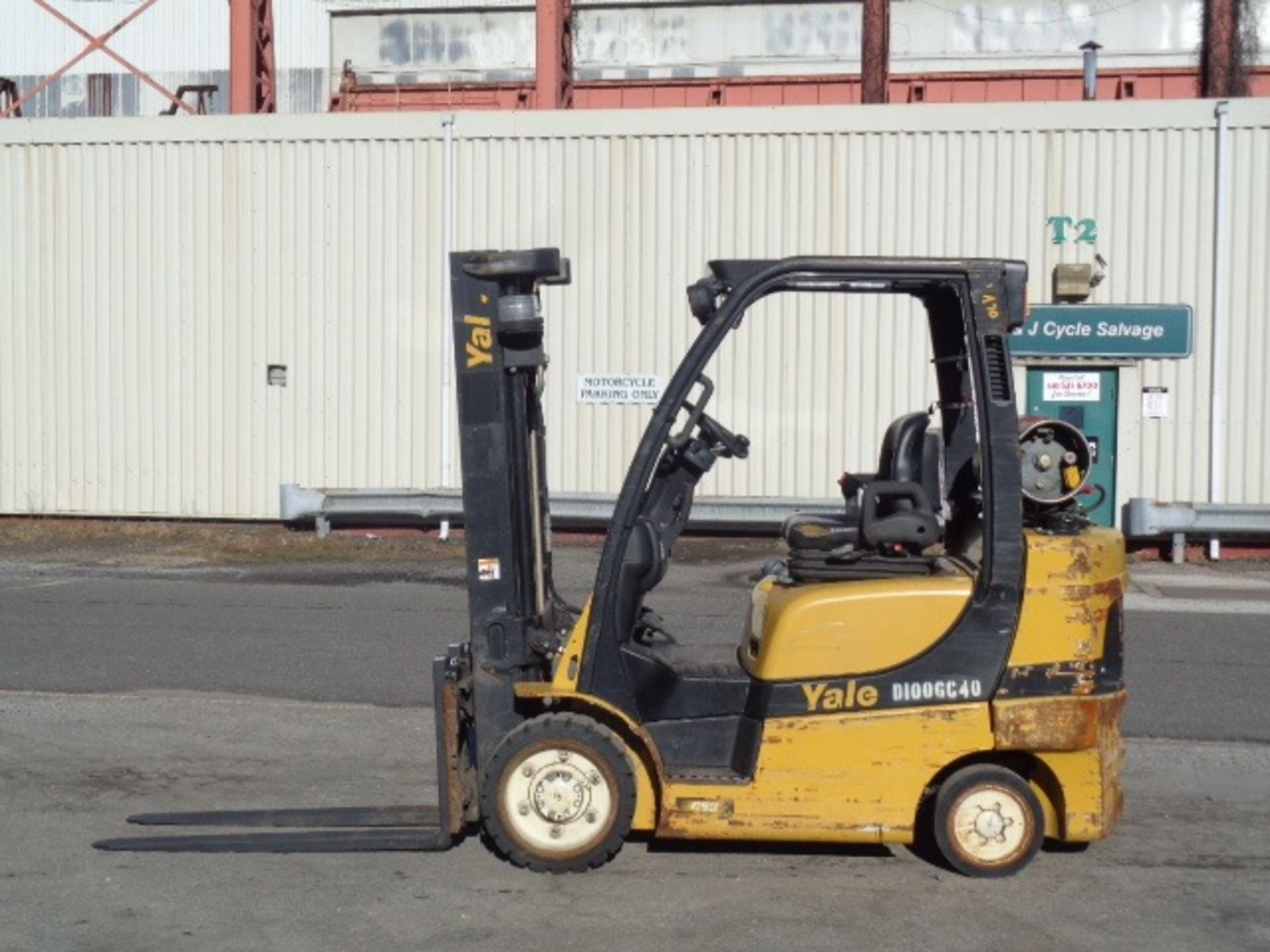 2014 Yale GLC060VX 6,000 lb Forklift - Image 6 of 17