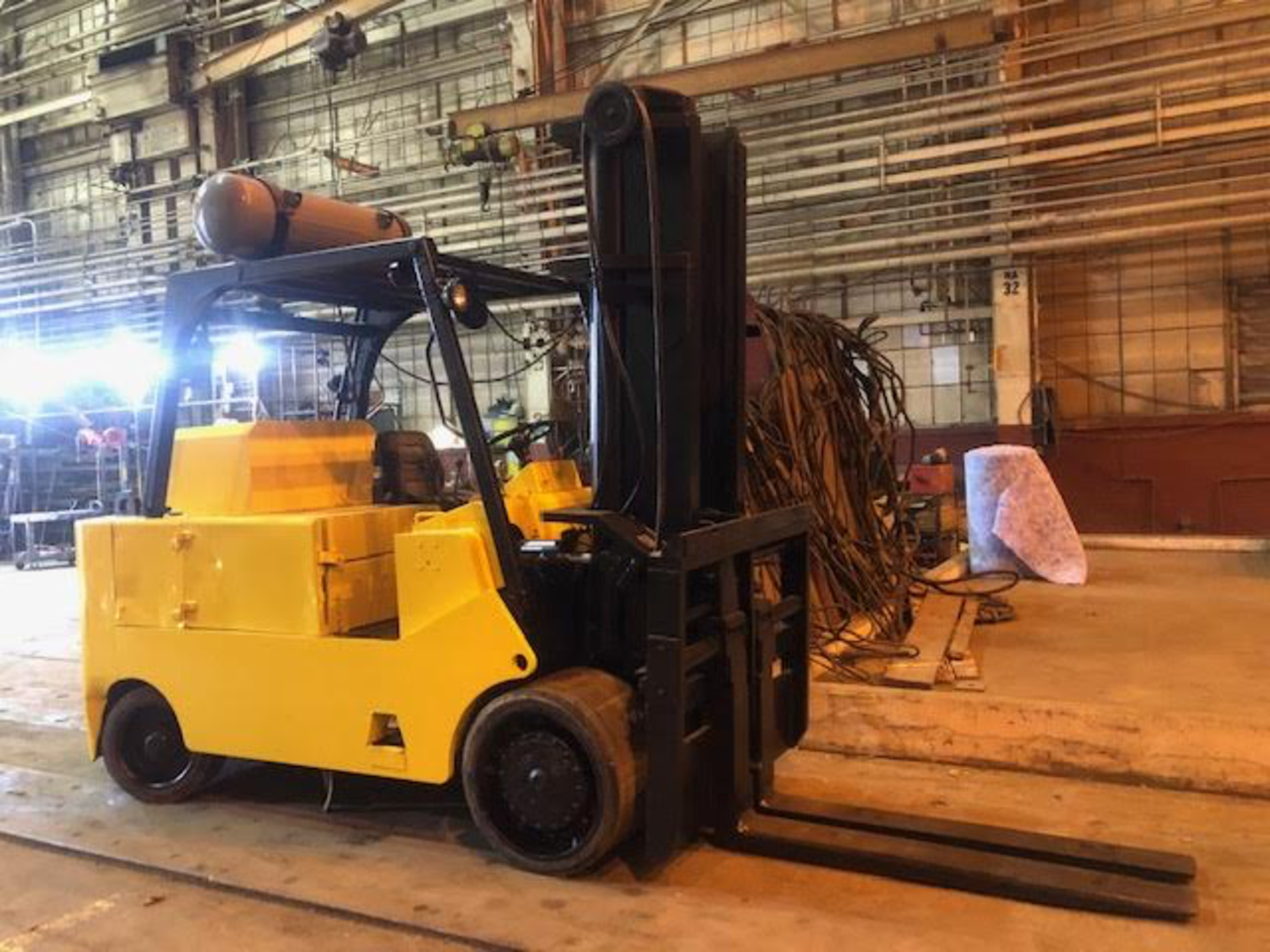 Royal TA220 22,000 lbs Forklift - Image 2 of 7