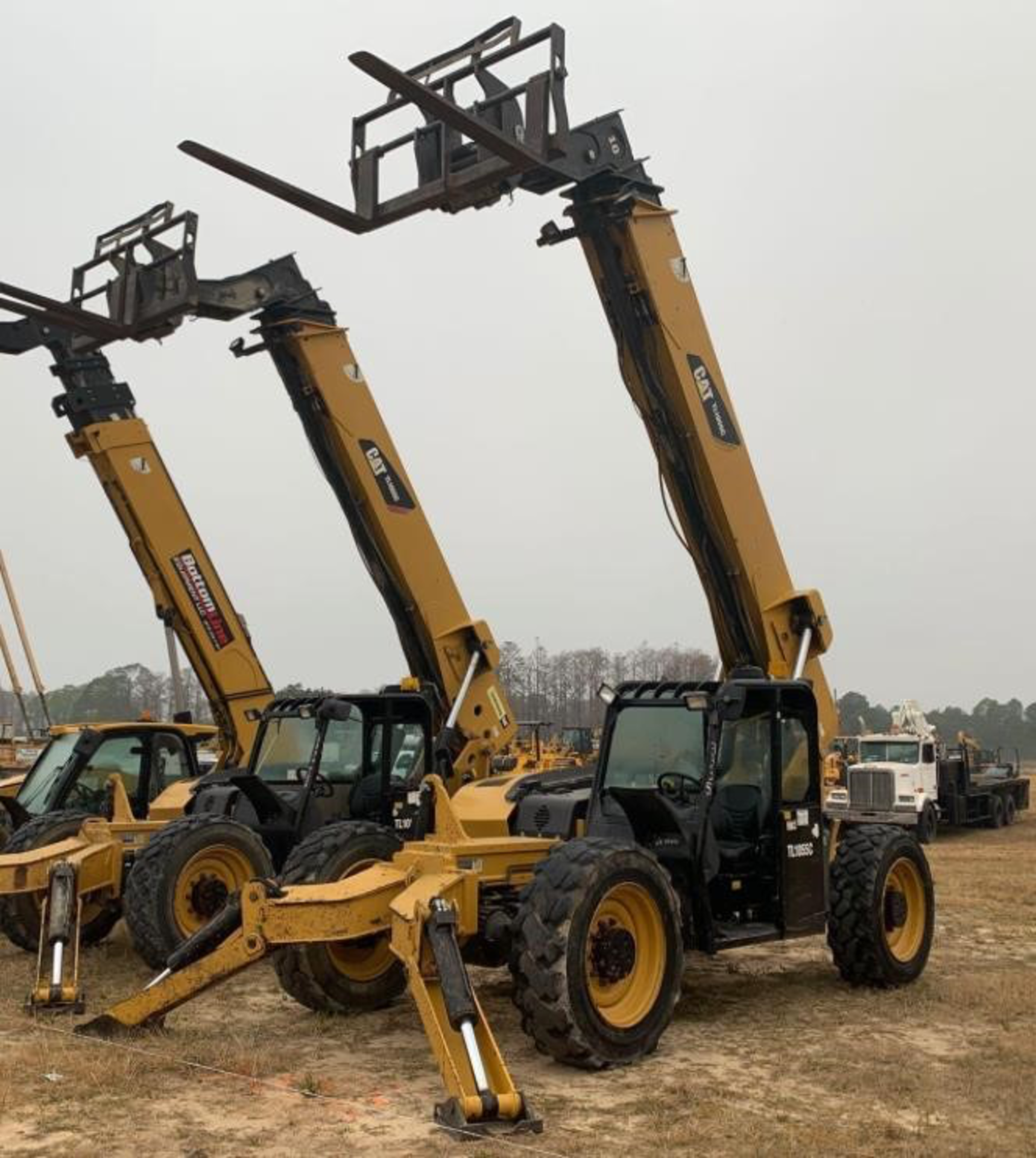 2013 Caterpillar TL1055C 10,000lb Telescopic Forklift - Image 7 of 8