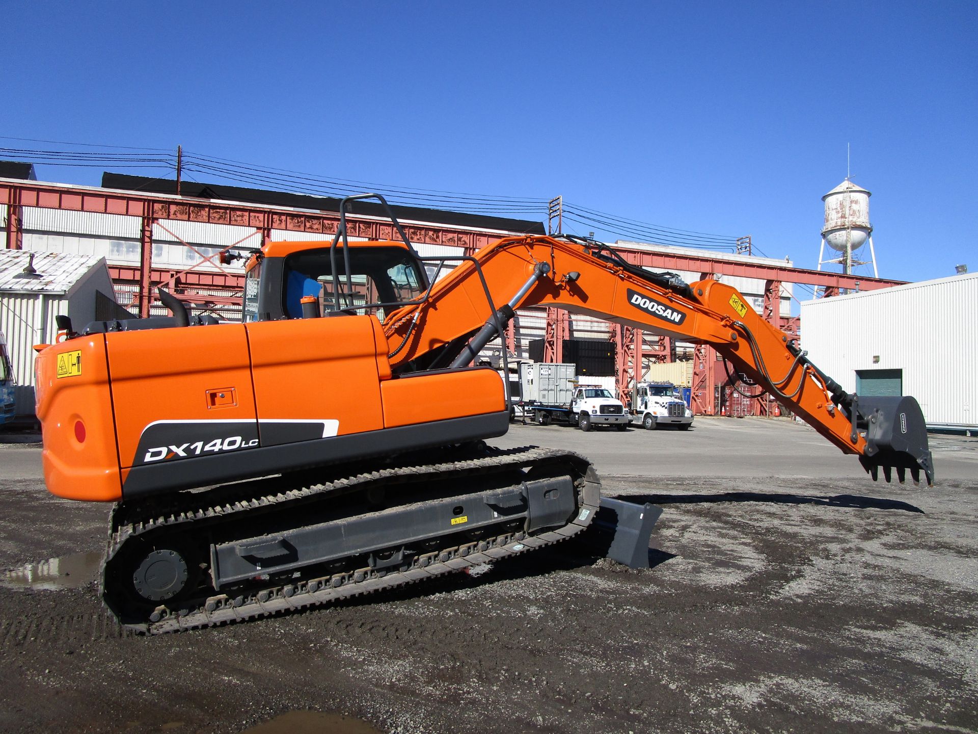 New Unused 2020 Doosan DX140 LC Excavator - Image 13 of 17