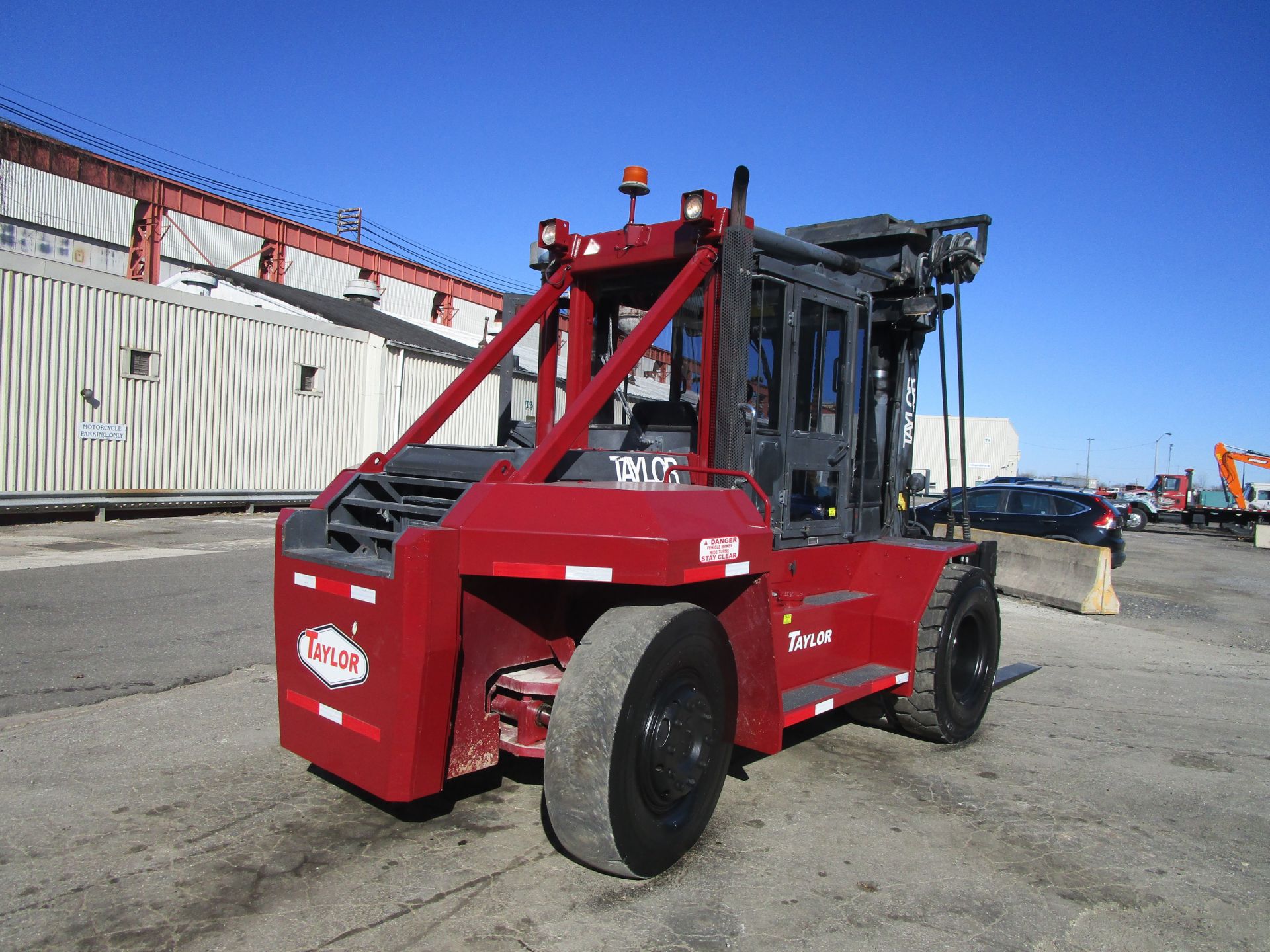 Taylor THD-300S 30,000lb Forklift - Image 6 of 20