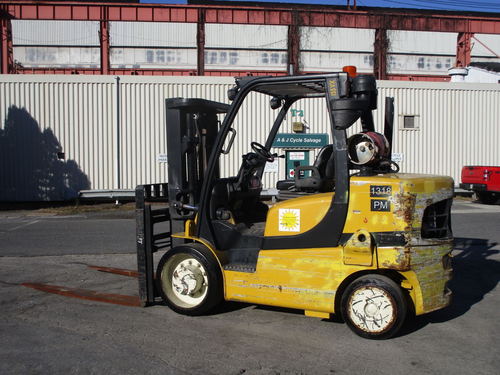 2015 Yale GLC155VX 15,000lb Forklift - Image 8 of 16