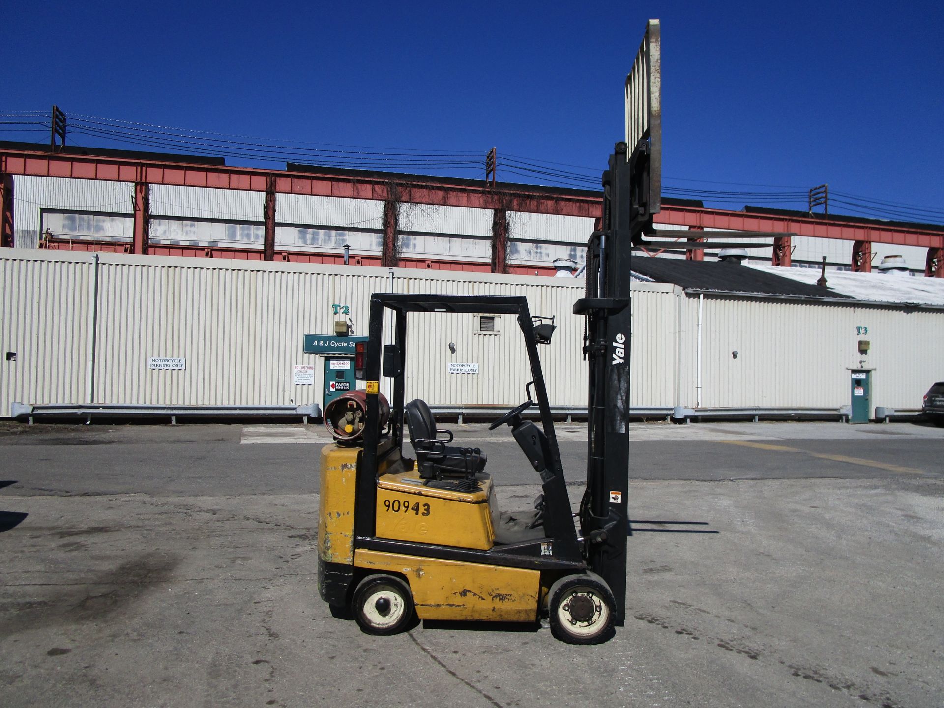 Yale GLC040AF 4,000lb Forklift - Image 6 of 16