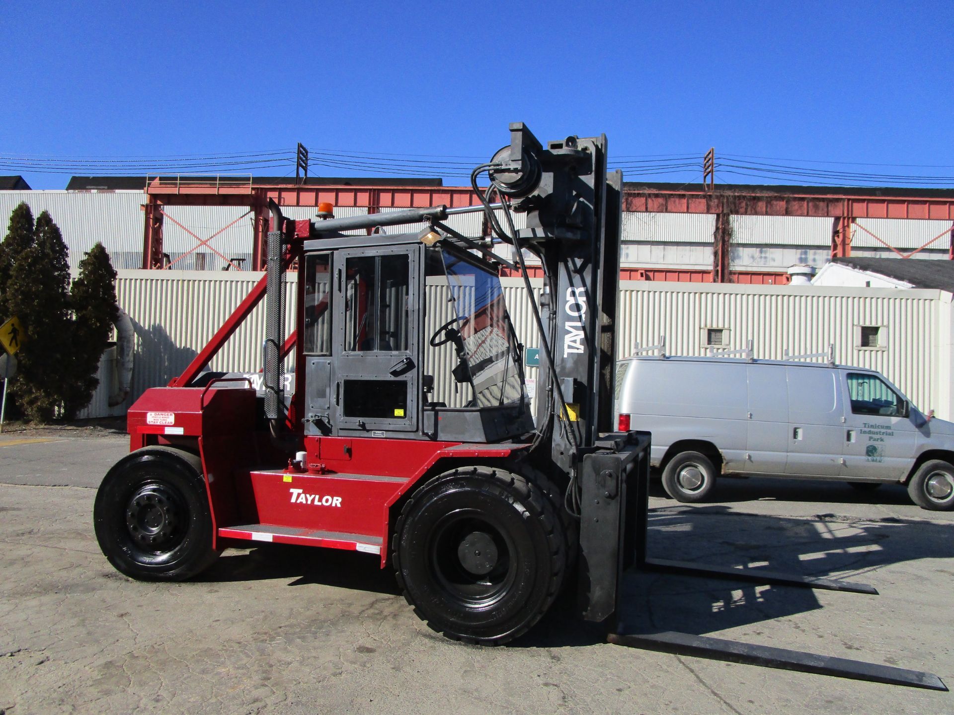 Taylor THD-300S 30,000lb Forklift - Image 2 of 20