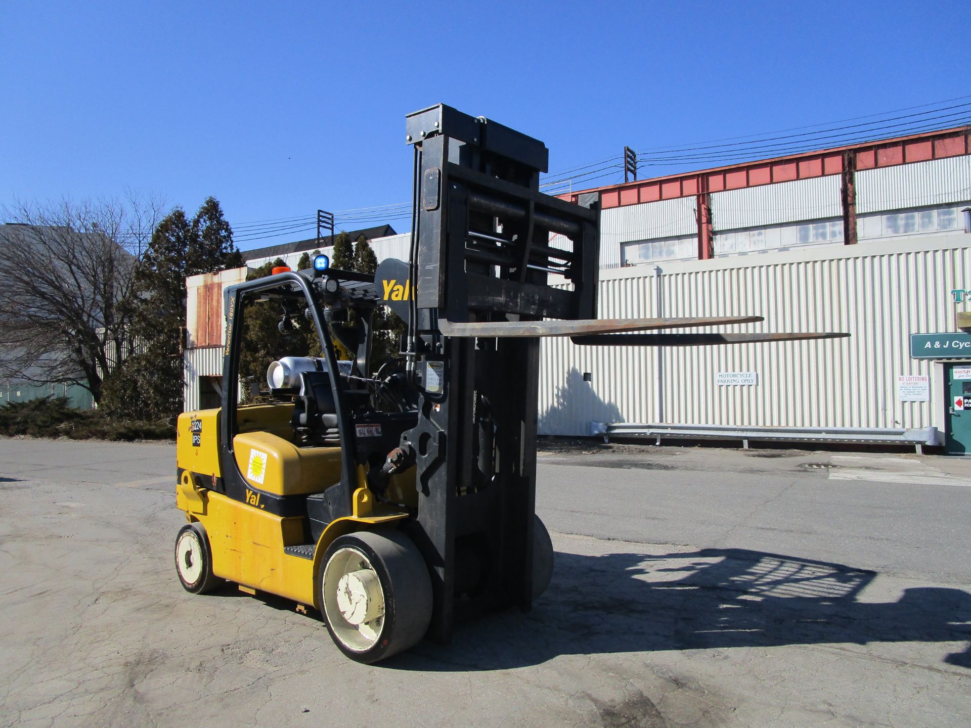 2014 Yale GLC155VX 18,000lb Forklift - Image 15 of 17