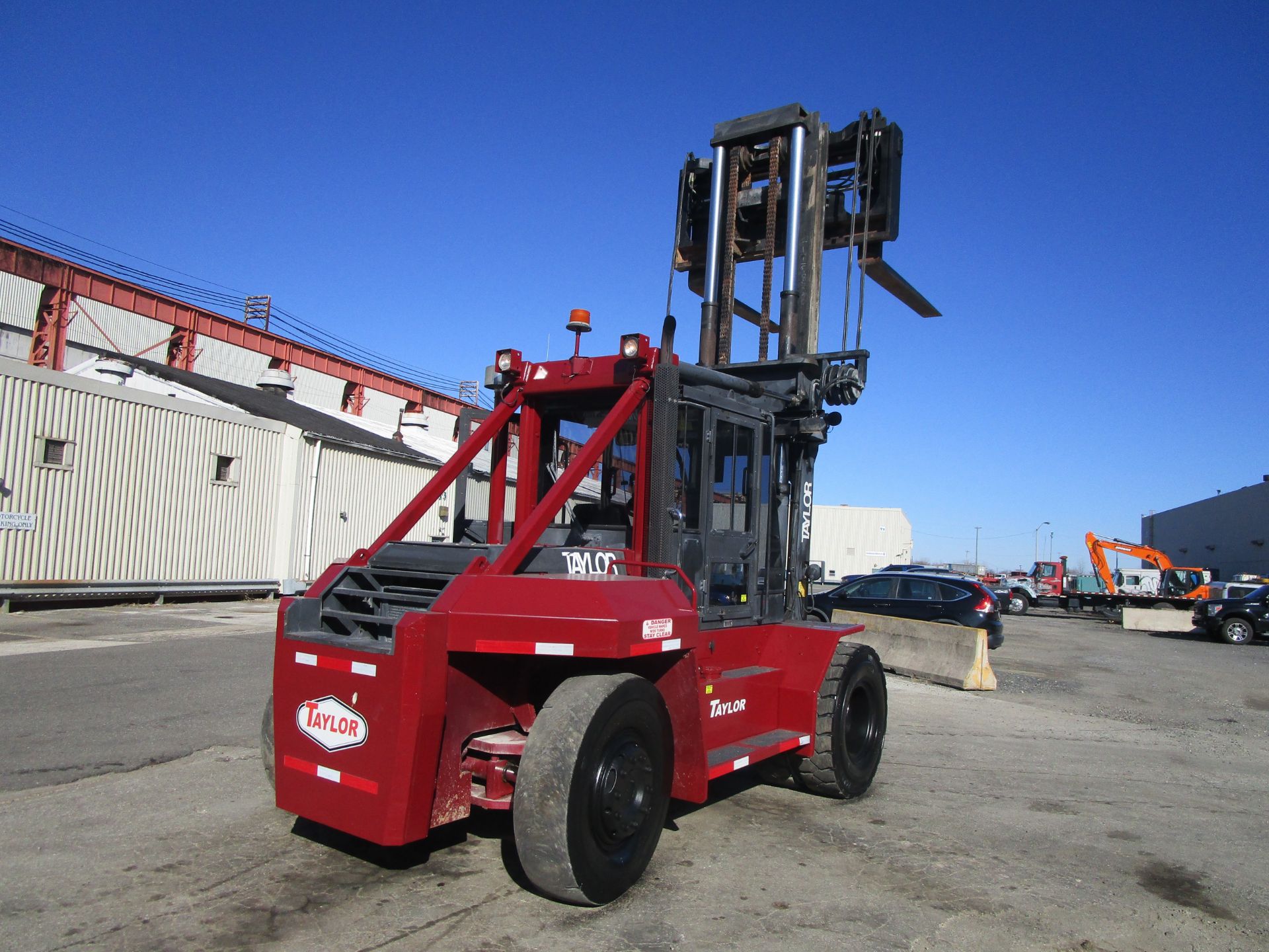 Taylor THD-300S 30,000lb Forklift - Image 13 of 20