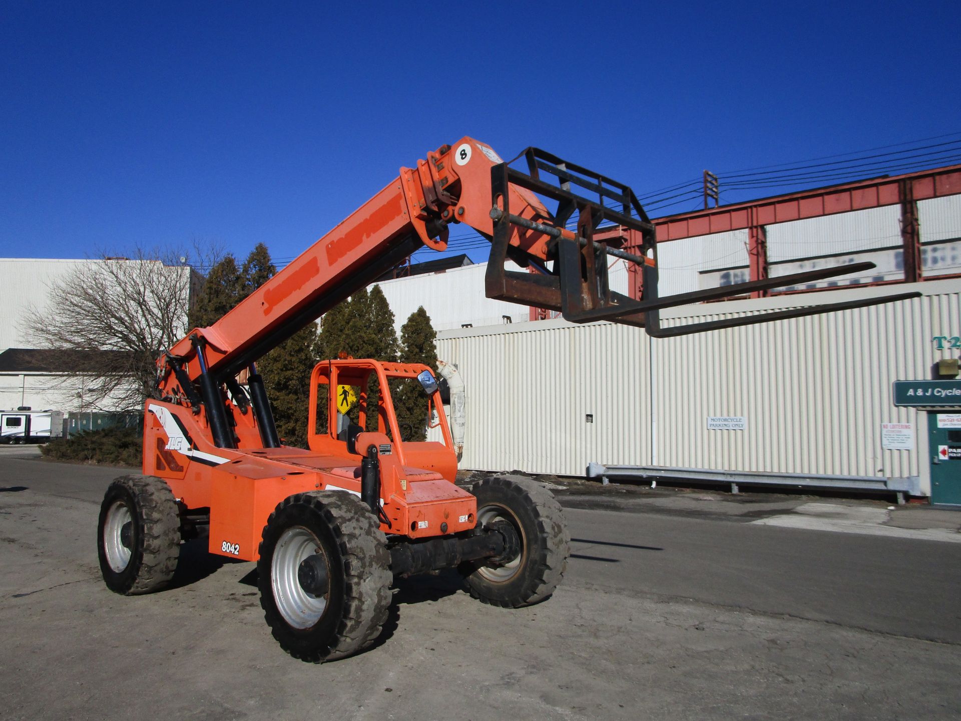 2013 Skytrak 8042 8,000 lb Forklift - Image 5 of 16