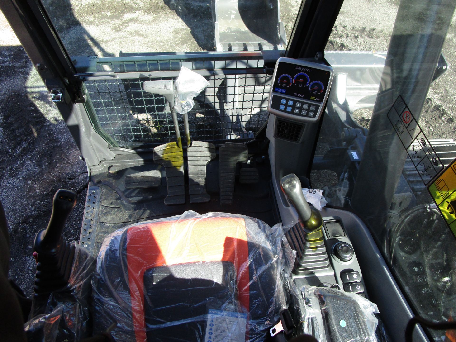 New Unused 2020 Doosan DX140 LC Excavator - Image 16 of 17