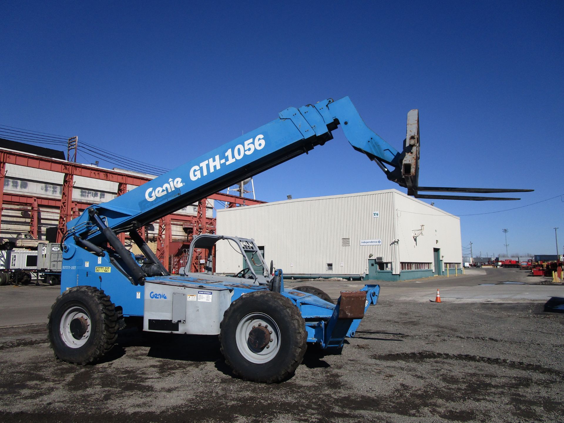 2012 Genie GTH1056 10,000lb Telescopic Forklift - Image 9 of 15