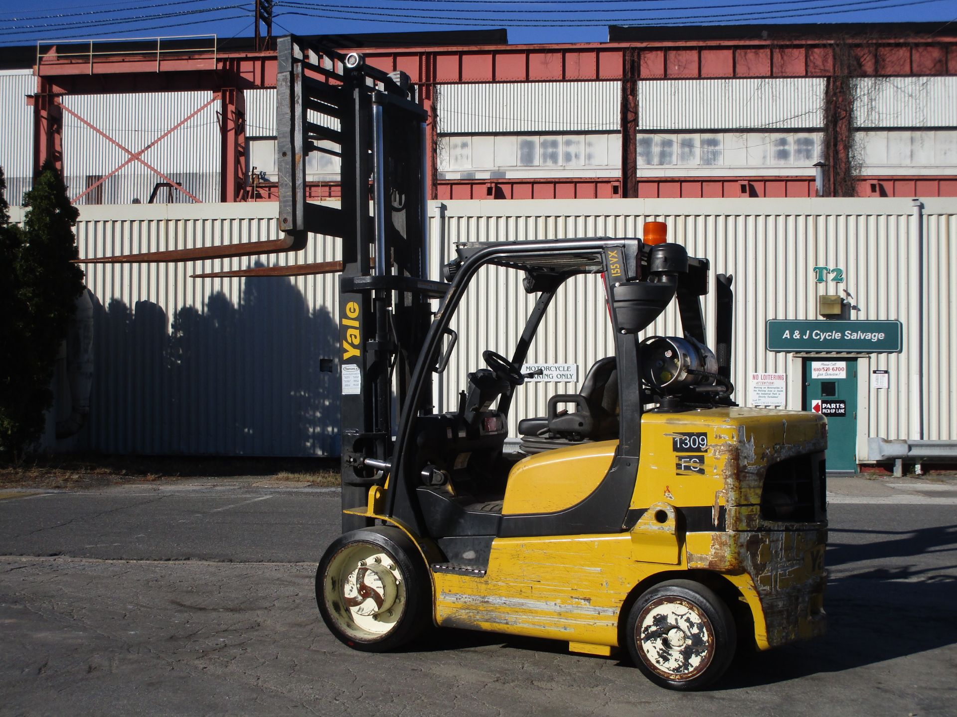 2015 Yale GLC155VX 15,000lb Forklift - Image 13 of 16