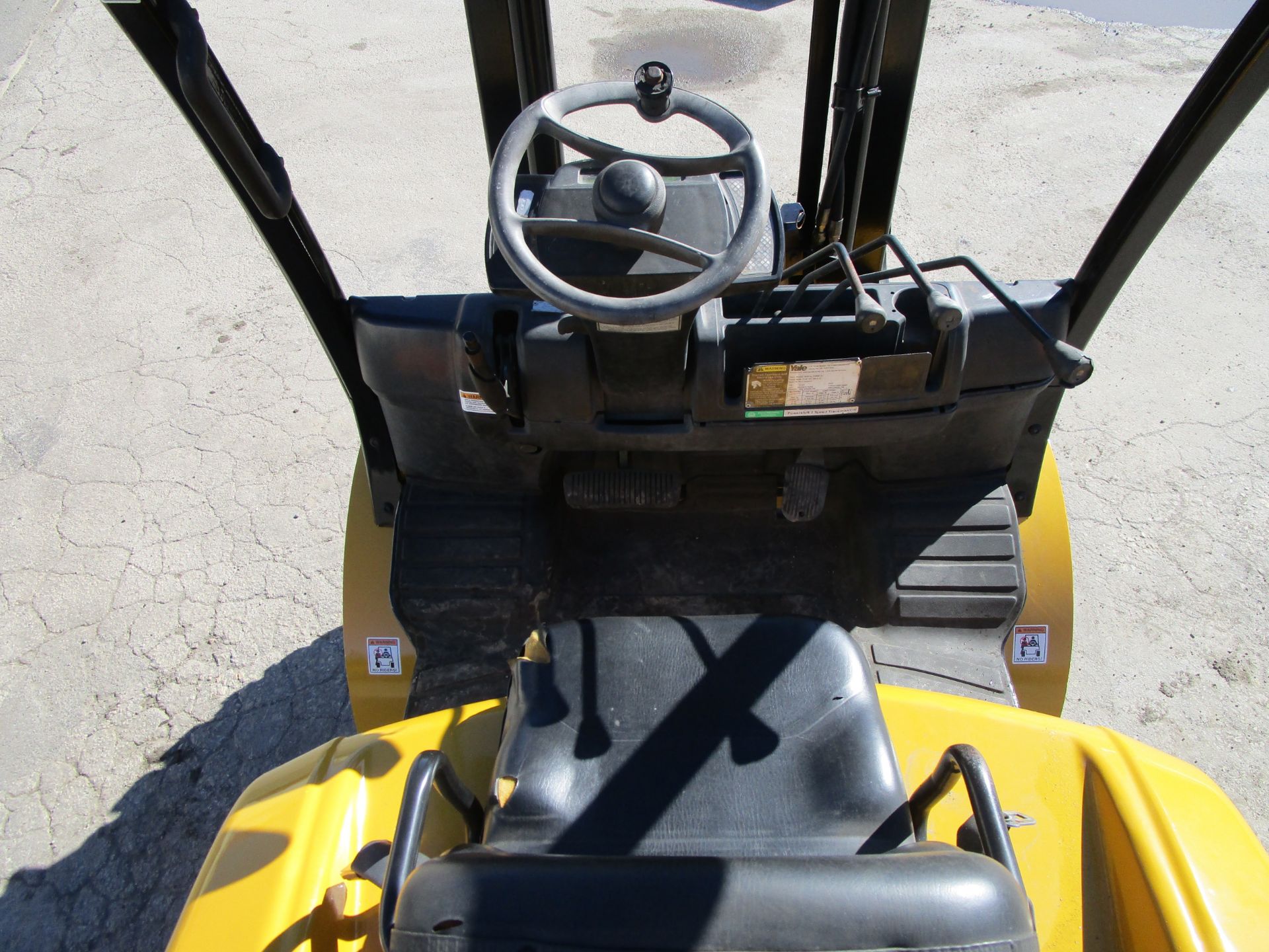 Yale GLP100VX 10,000lb Forklift - Image 16 of 17