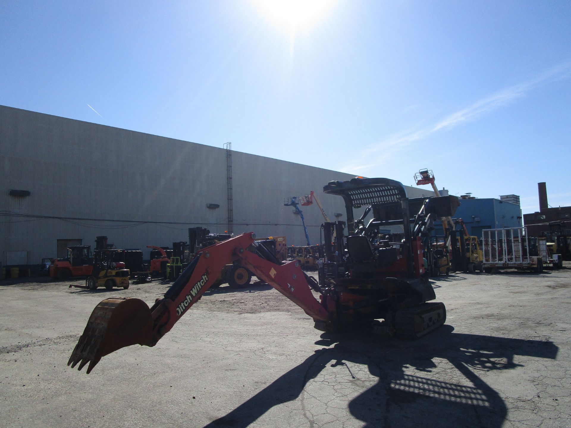 2011 Ditch Witch XT1600 Backhoe - Image 33 of 38