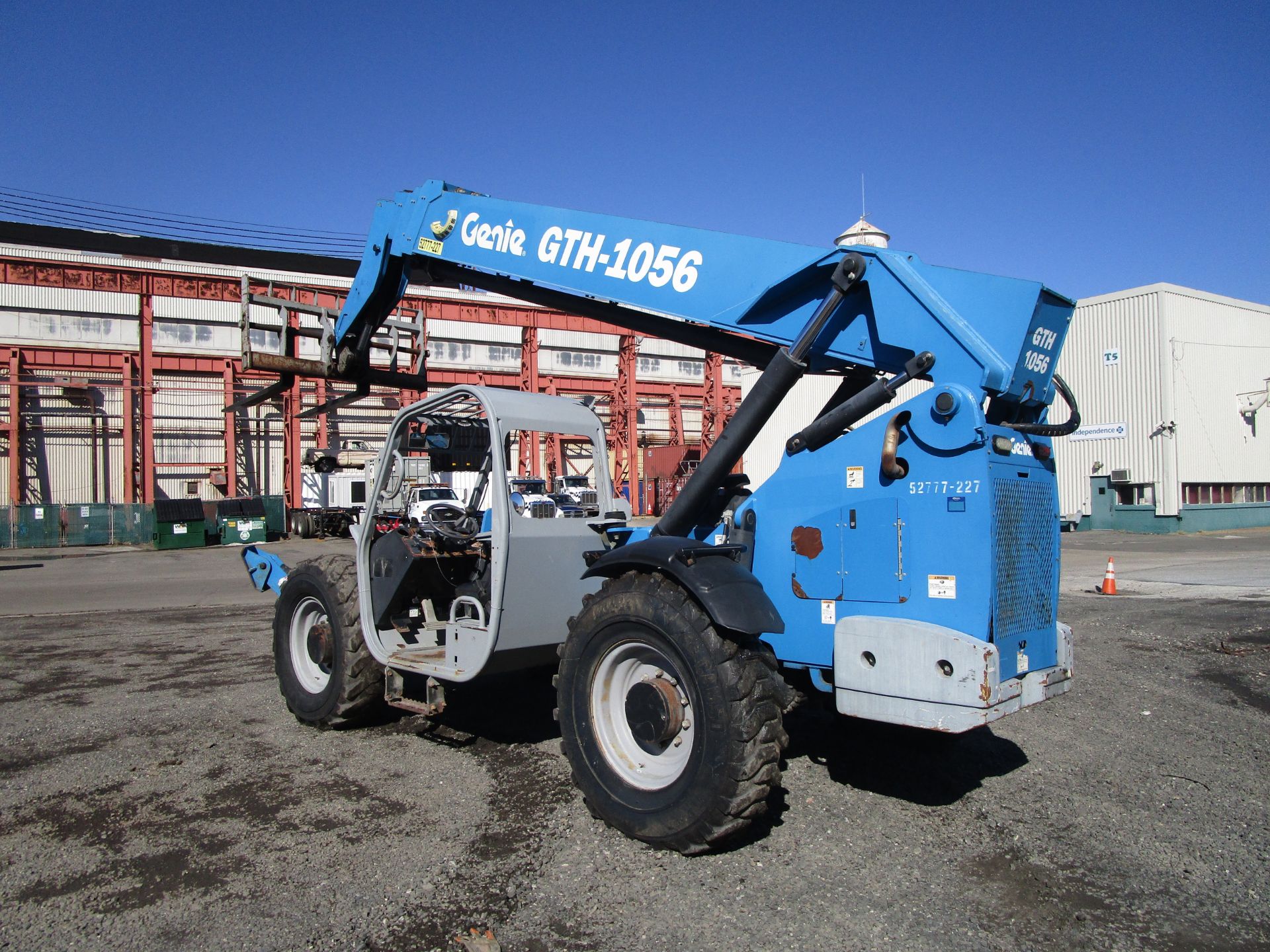 2012 Genie GTH1056 10,000lb Telescopic Forklift - Image 5 of 15