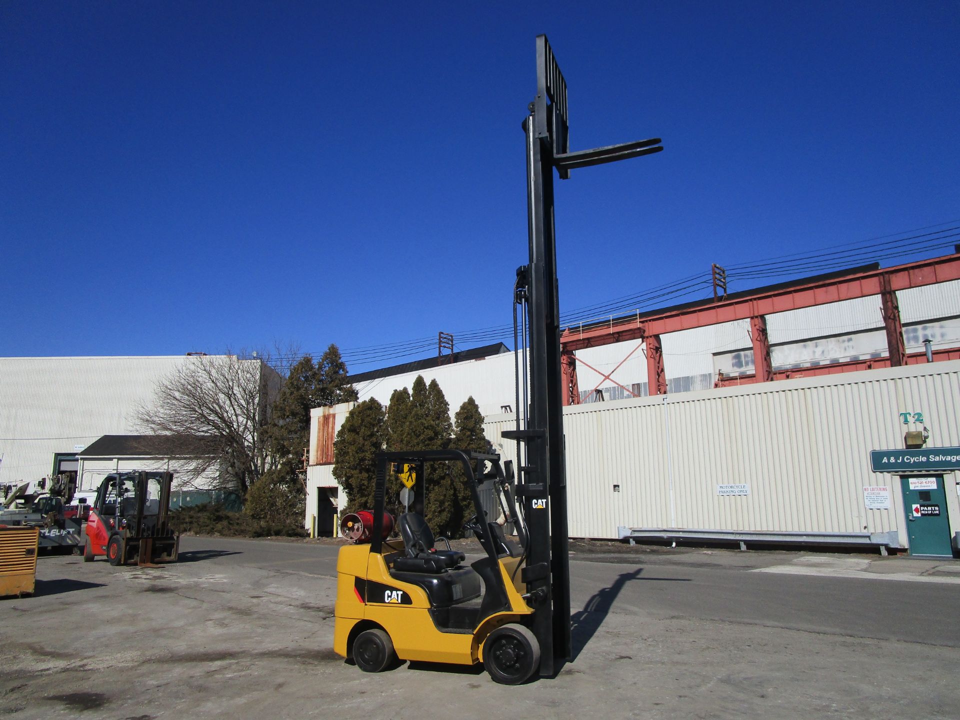 2015 Caterpillar 2C6000 6,000lb Forklift - Image 14 of 17