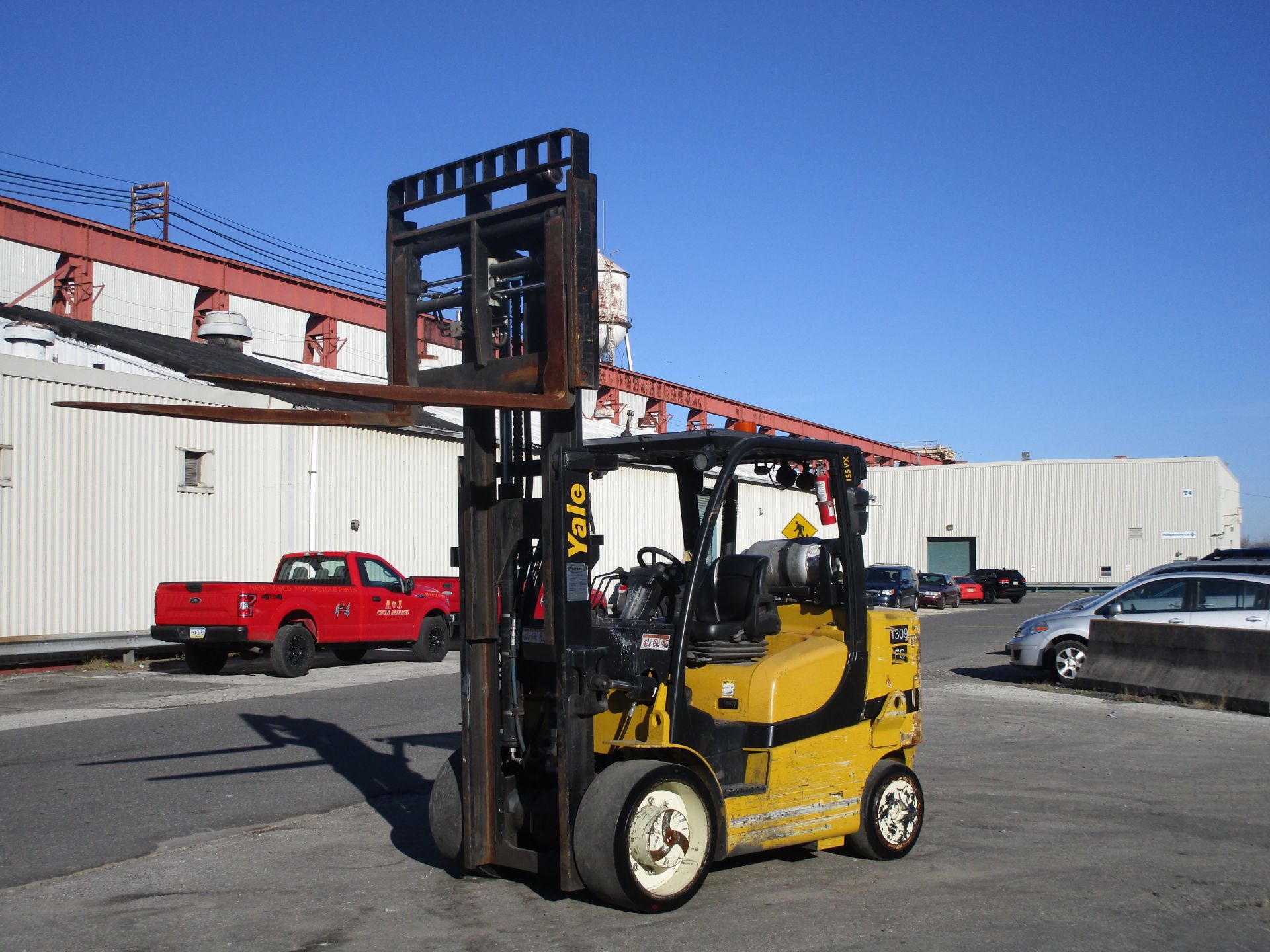 2015 Yale GLC155VX 15,000lb Forklift - Image 10 of 16