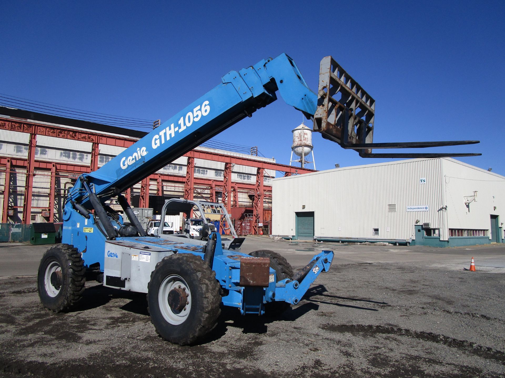 2012 Genie GTH1056 10,000lb Telescopic Forklift - Image 10 of 15