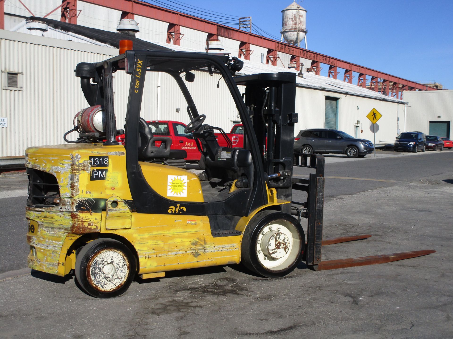 2015 Yale GLC155VX 15,000lb Forklift - Image 3 of 16