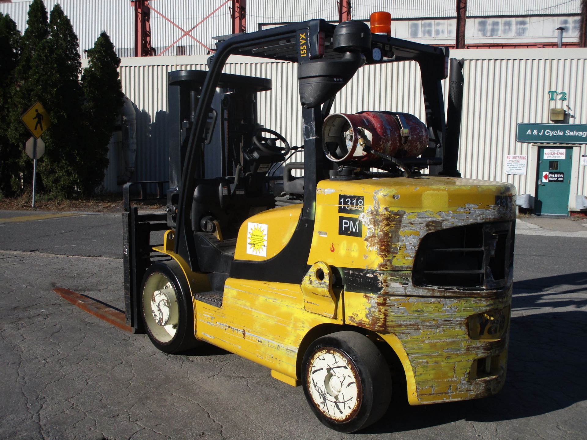 2015 Yale GLC155VX 15,000lb Forklift - Image 9 of 16