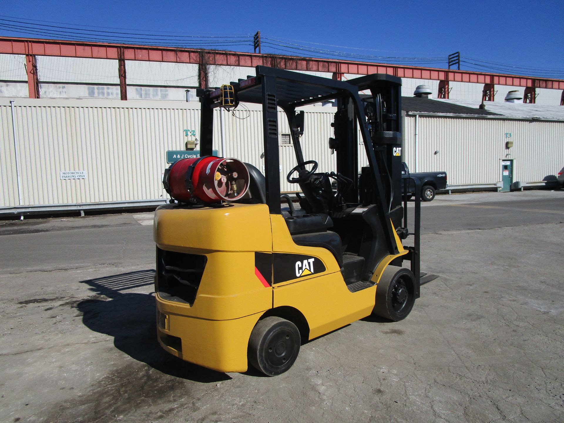 2015 Caterpillar 2C6000 6,000lb Forklift - Image 7 of 17