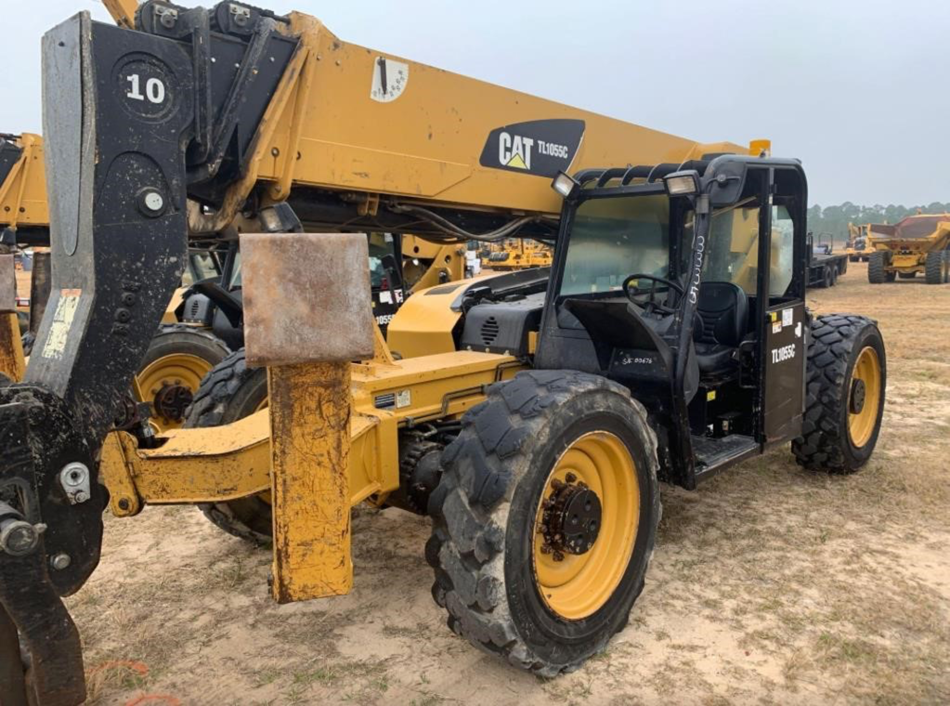 2013 Caterpillar TL1055C 10,000lb Telescopic Forklift - Image 3 of 8