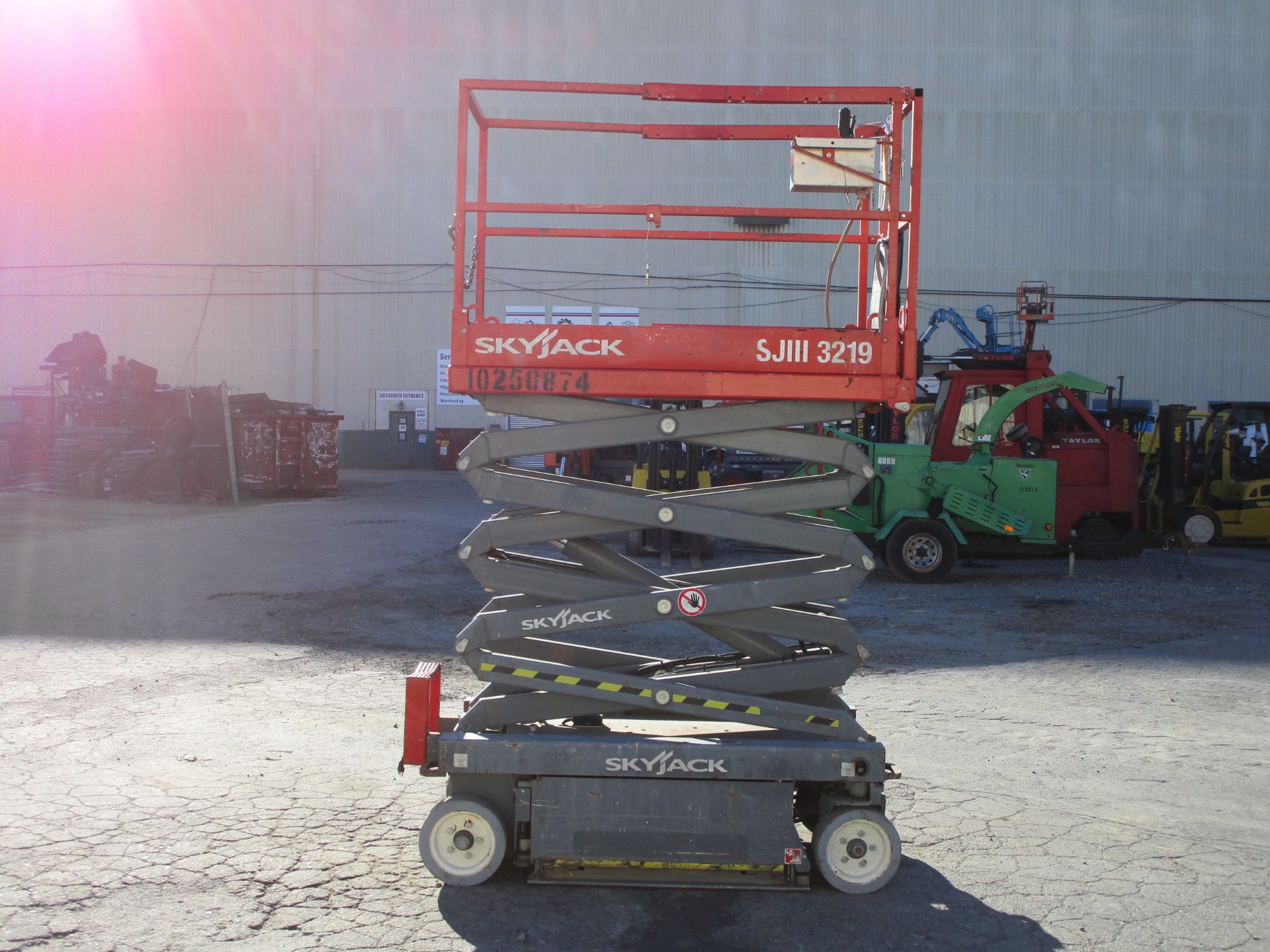 2014 Skyjack SJIII3219 Scissor Lift - Image 9 of 20