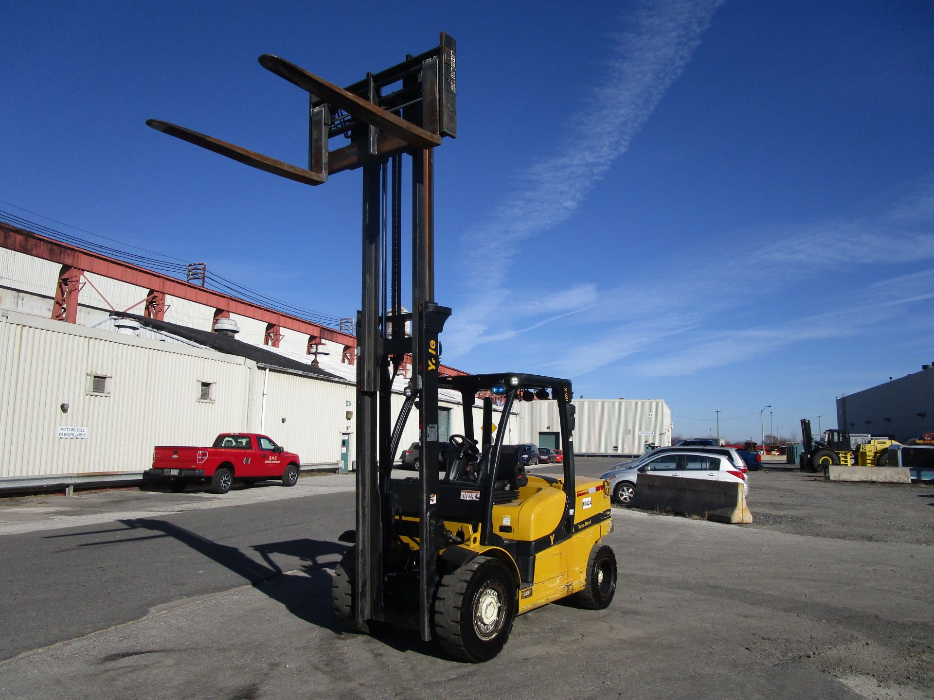 2014 Yale GDP110VX 11,000lb Forklift - Image 10 of 16