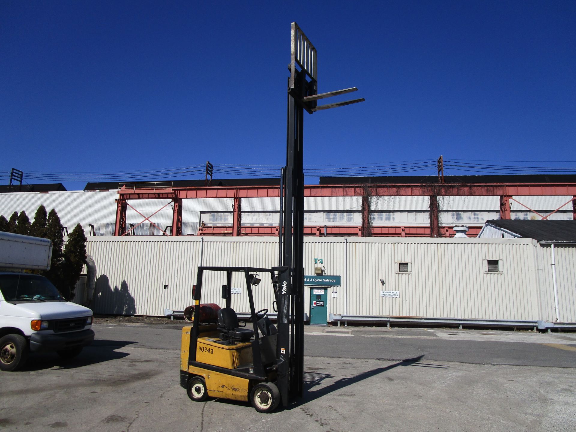 Yale GLC040AF 4,000lb Forklift - Image 8 of 16