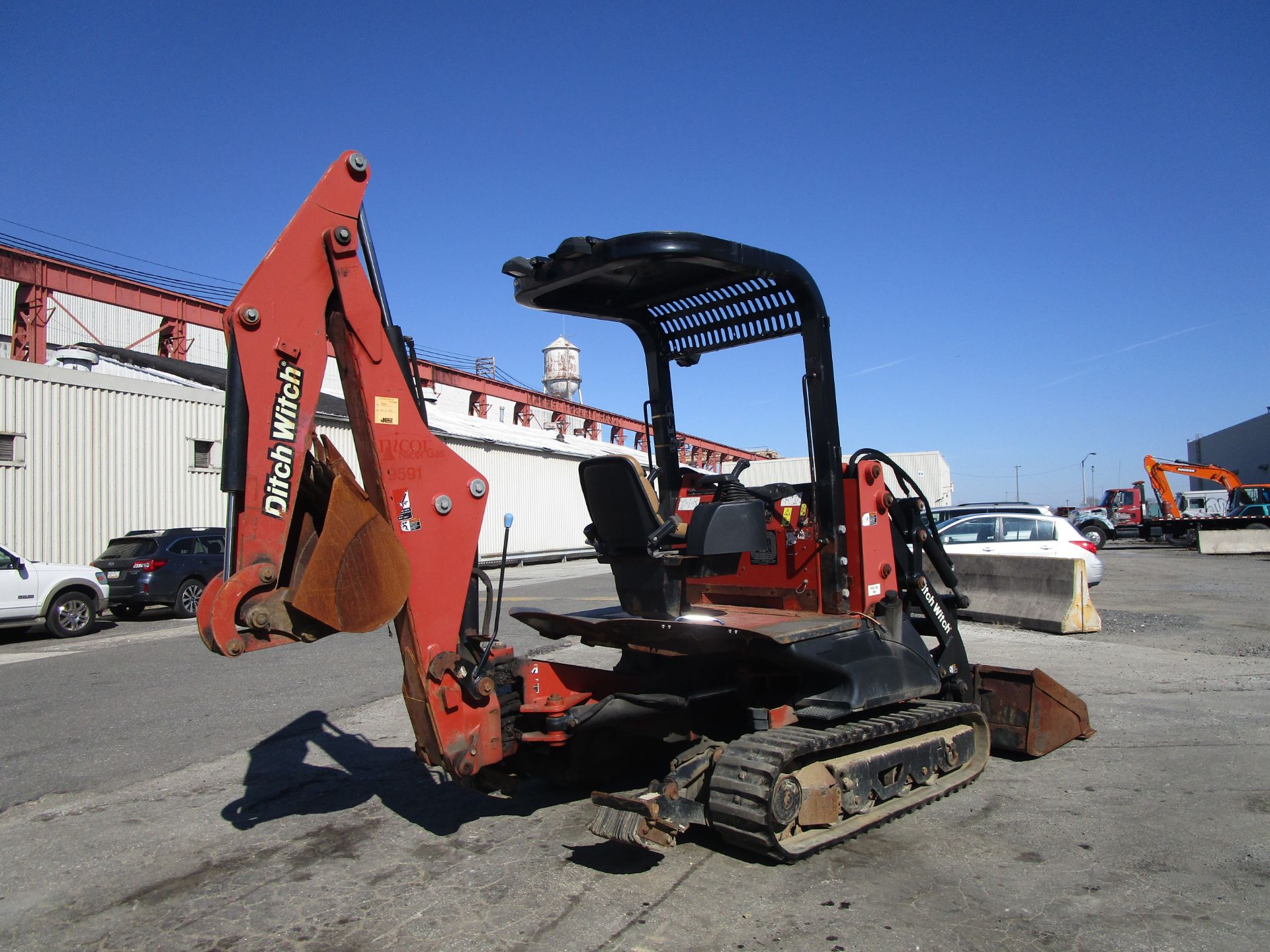 2011 Ditch Witch XT1600 Backhoe - Image 2 of 38