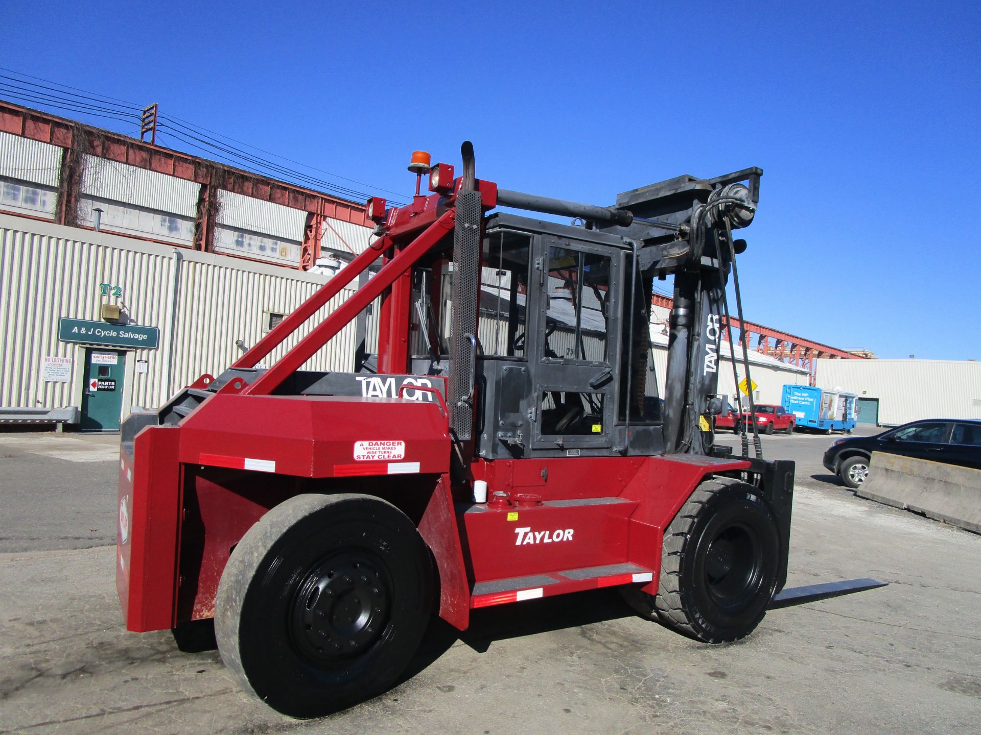 Taylor THD-300S 30,000lb Forklift - Image 5 of 20