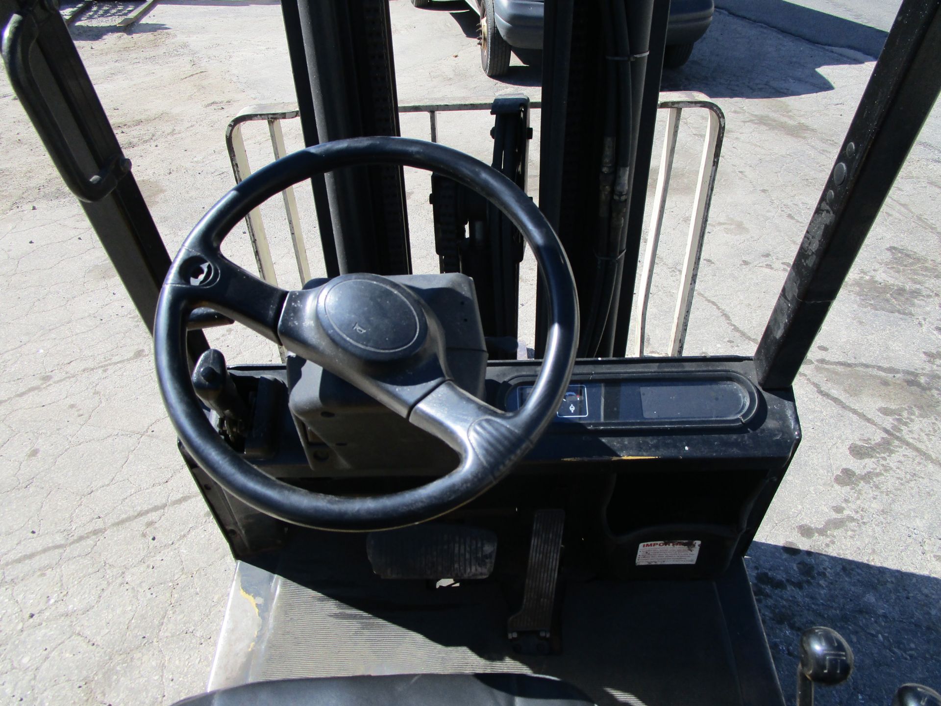 Yale GLC040AF 4,000lb Forklift - Image 15 of 16