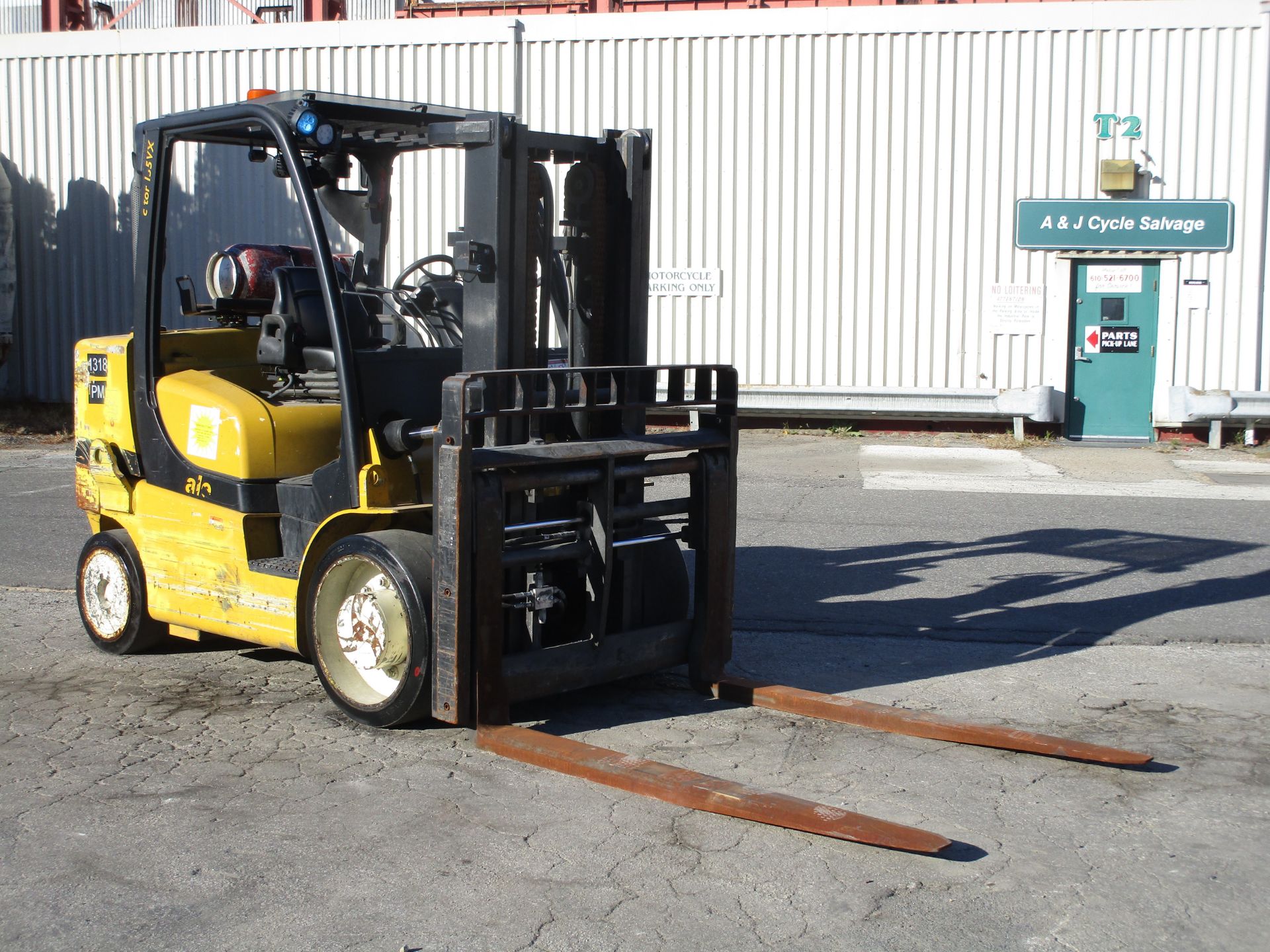 2015 Yale GLC155VX 15,000lb Forklift - Image 5 of 16