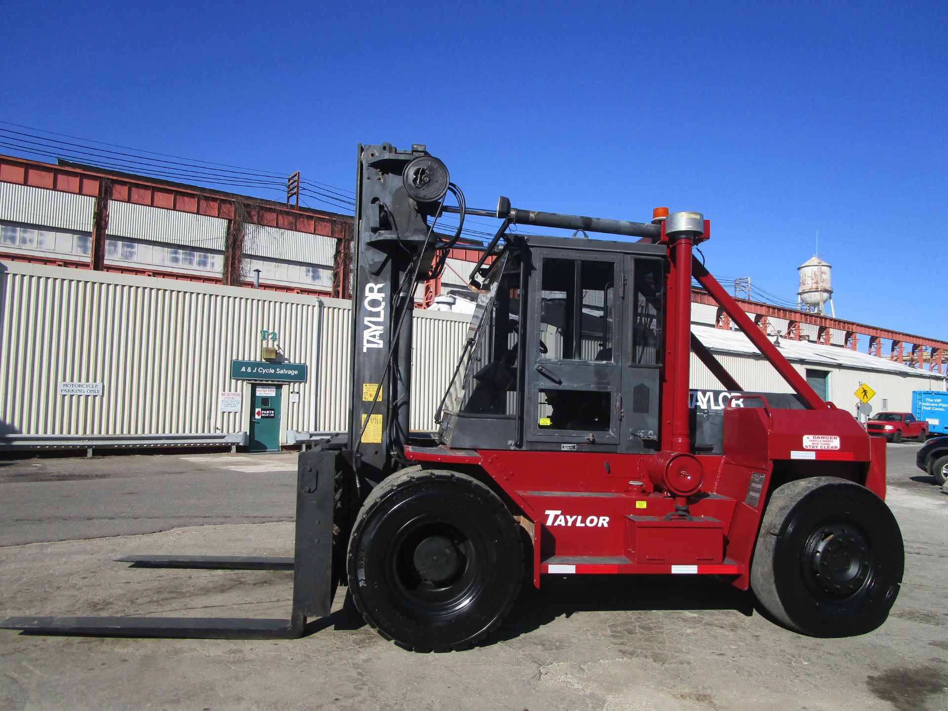 Taylor THD-300S 30,000lb Forklift - Image 17 of 20